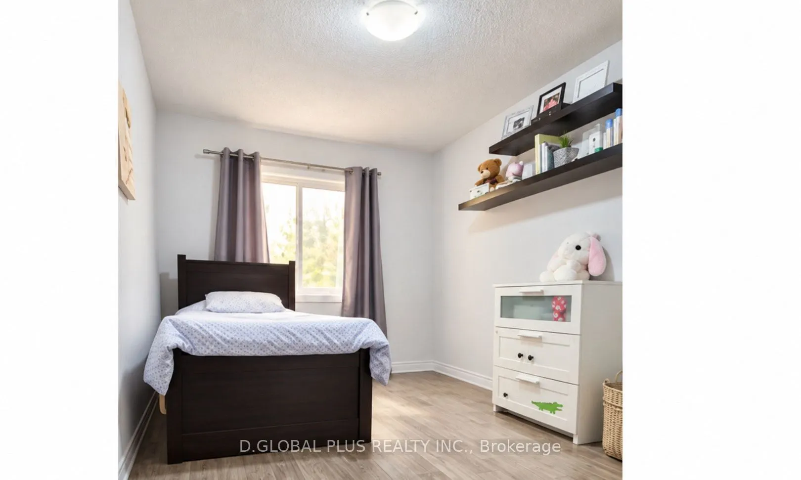 30 Mockingbird Lane #24