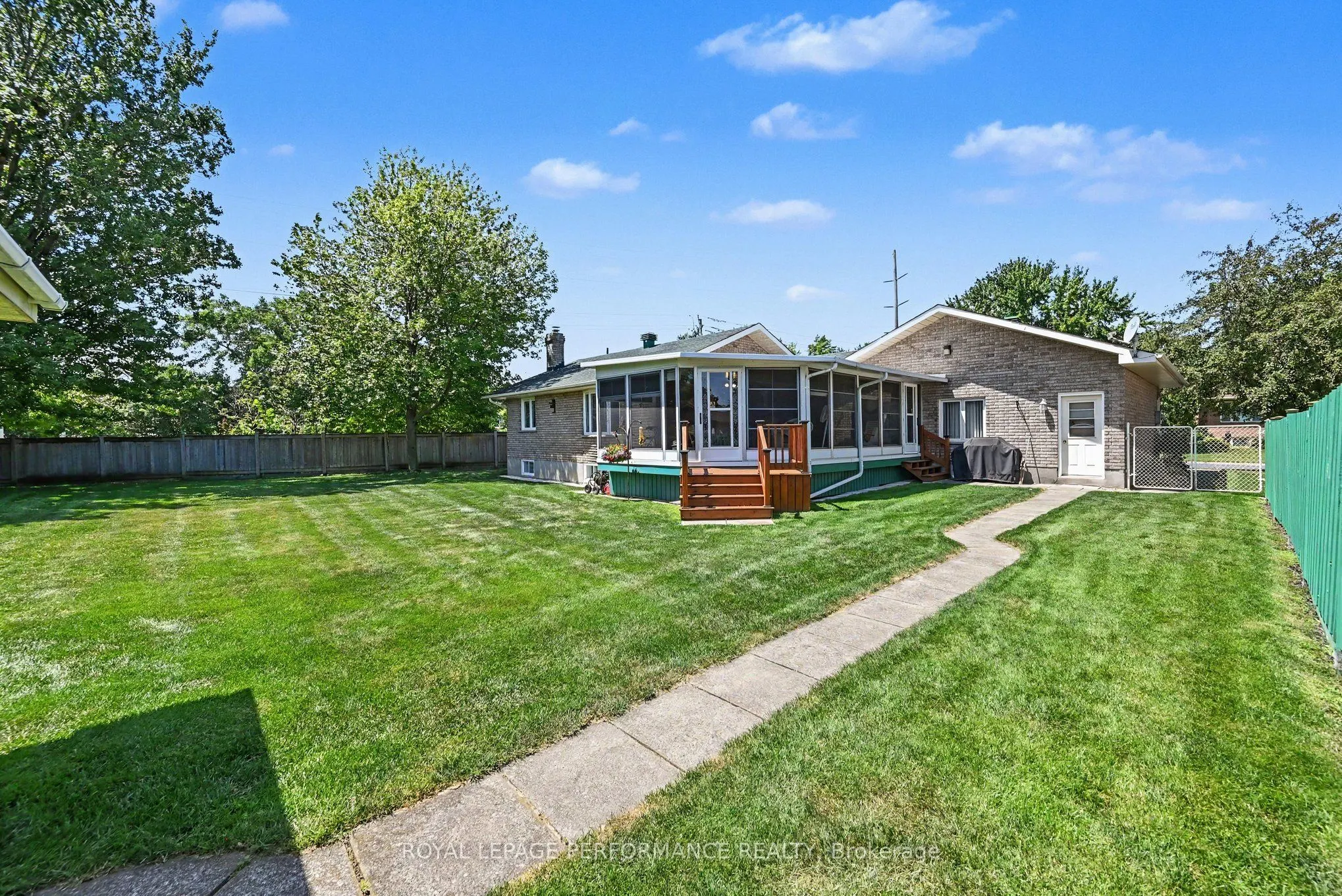 1401 Holy Cross Boulevard