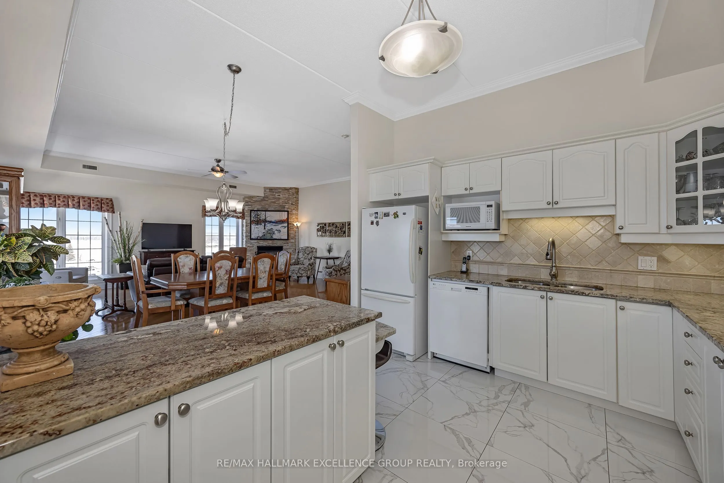 2921 Laurier Street #406