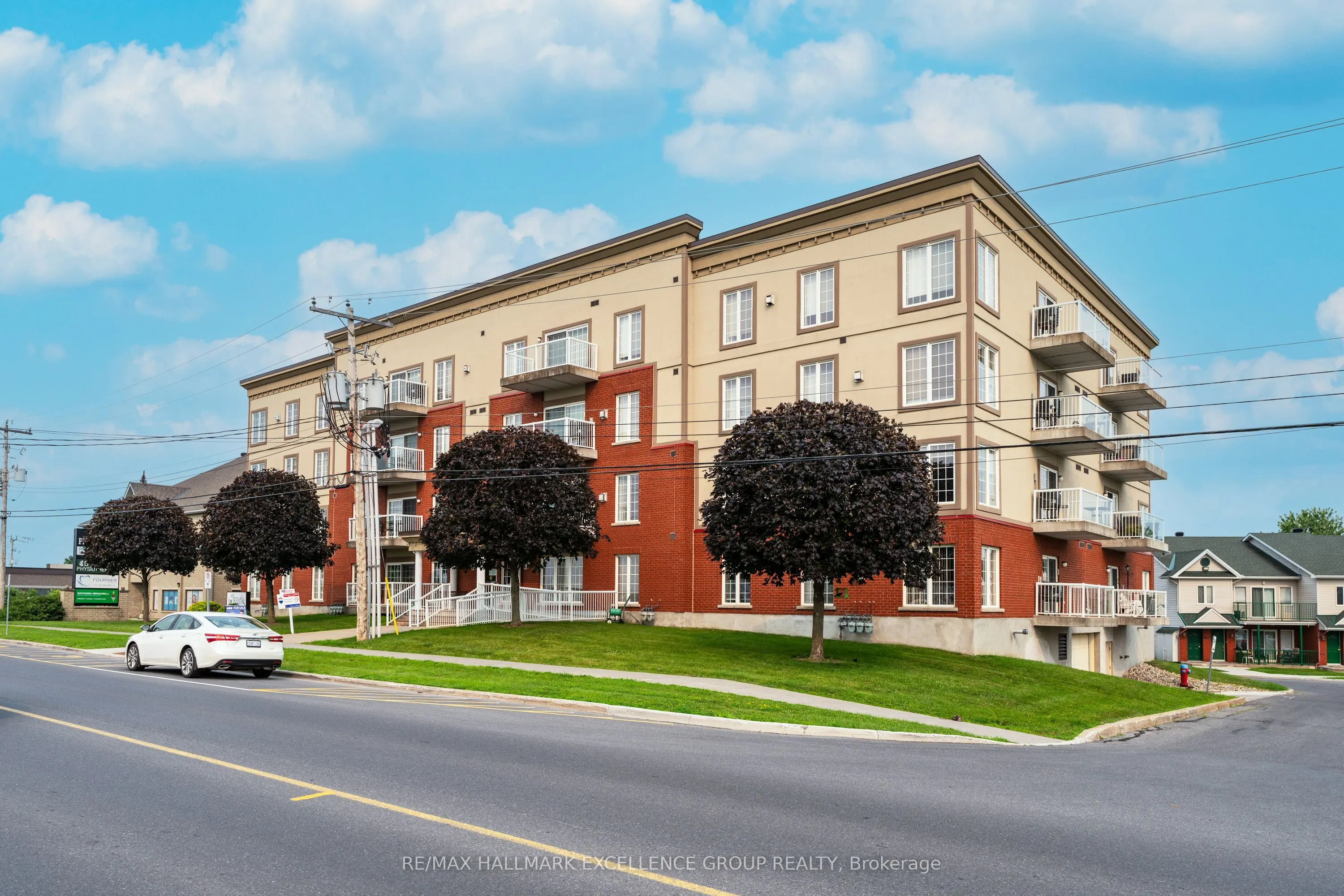 2921 Laurier Street #406