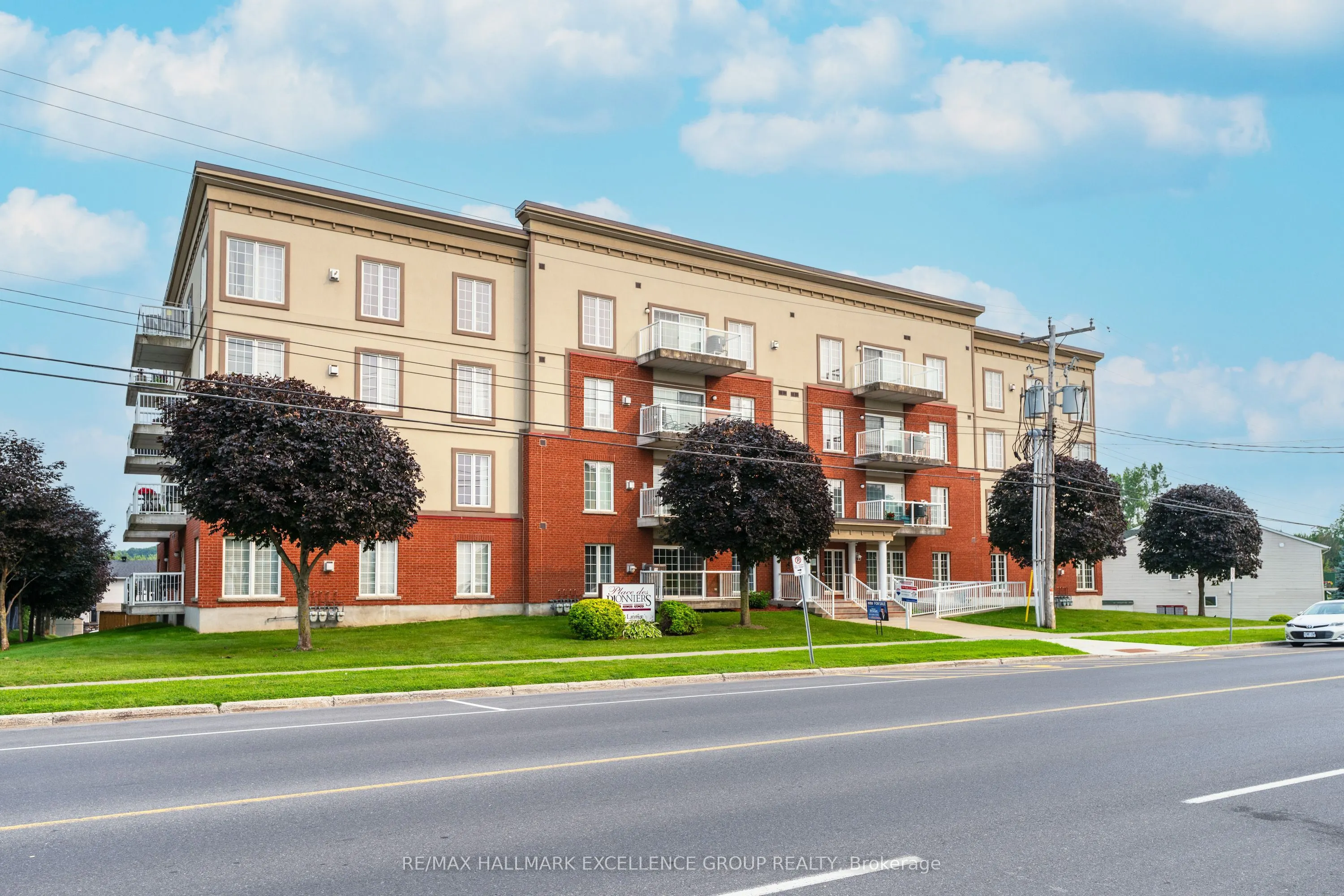 2921 Laurier Street #406