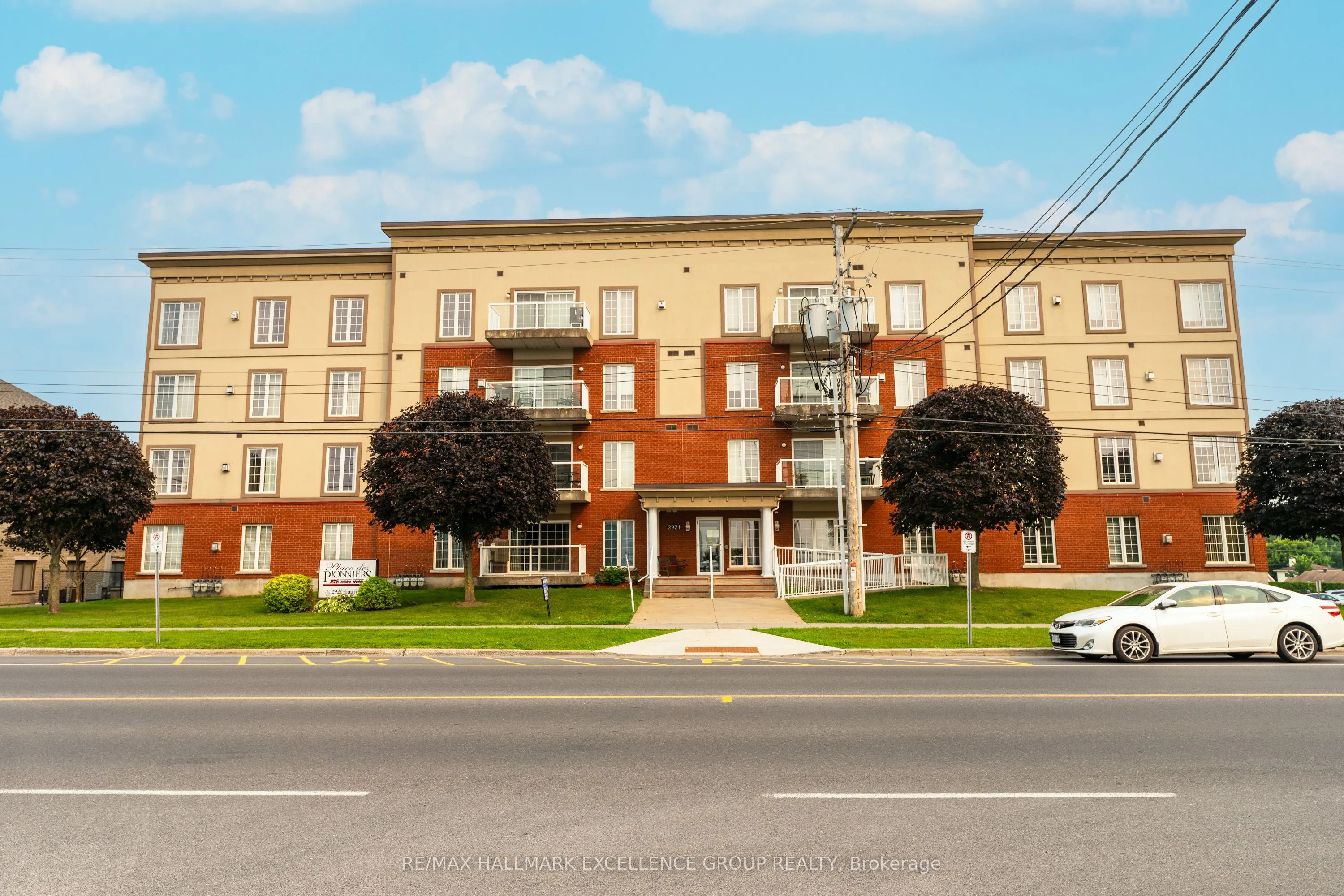 2921 Laurier Street #406
