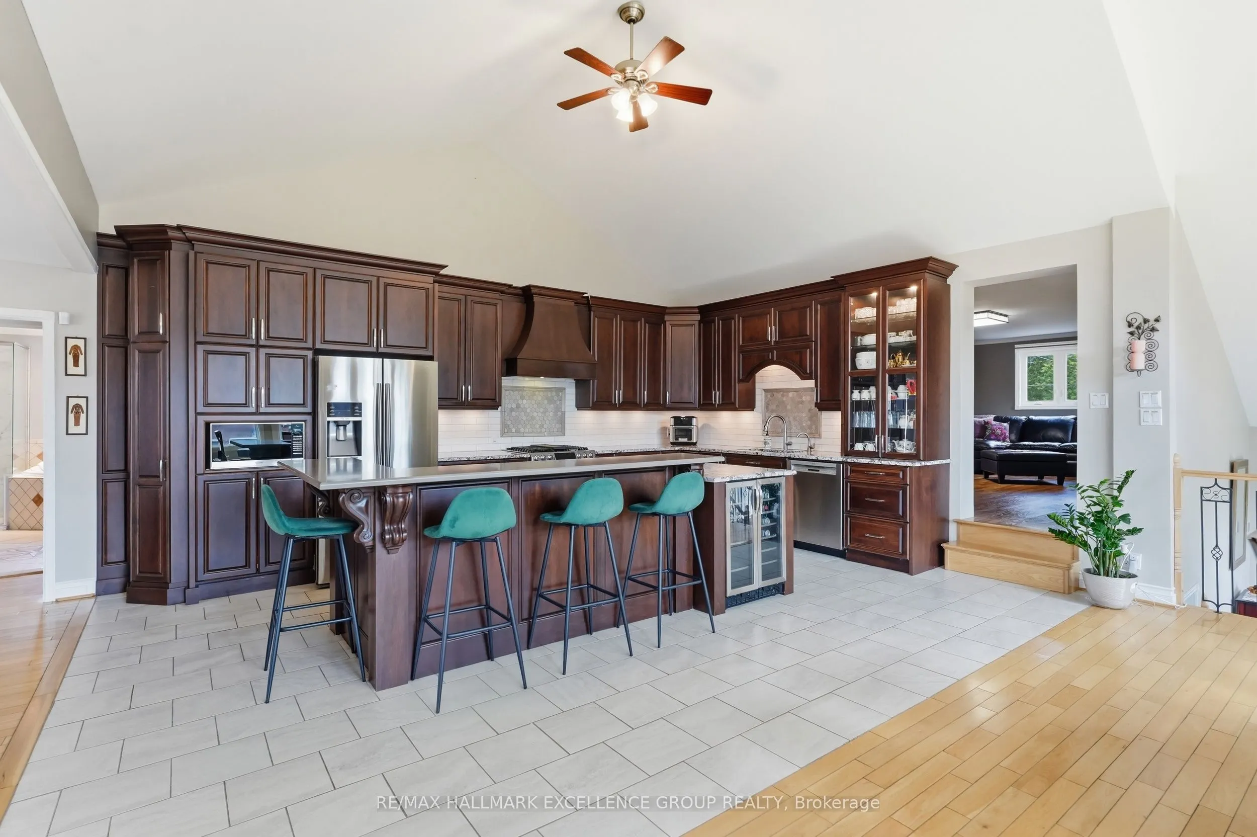 2985 Leo Lane
