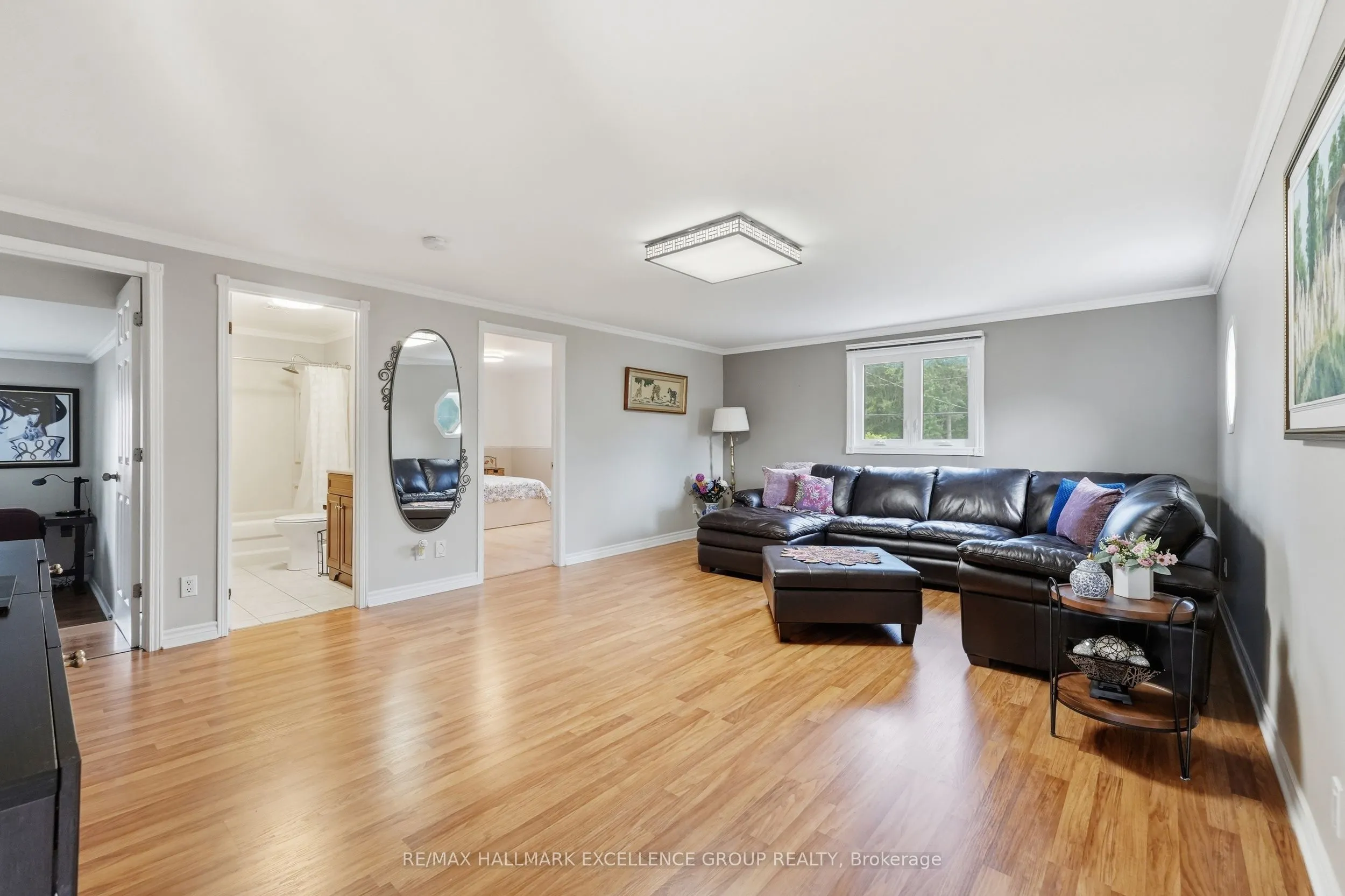 2985 Leo Lane