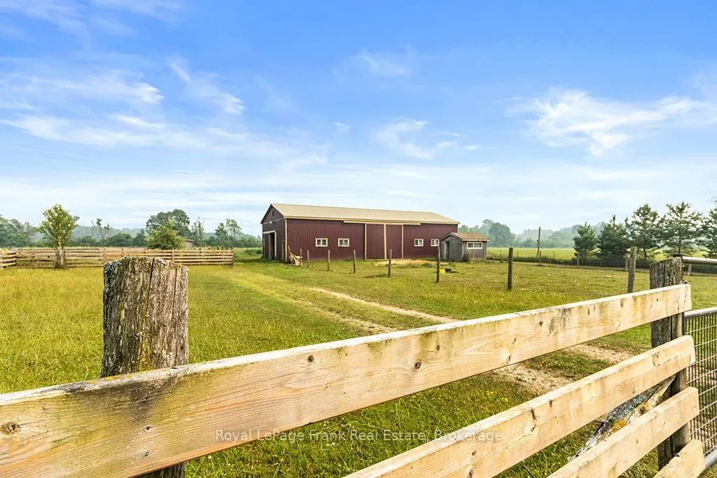 720472 20 Side Road