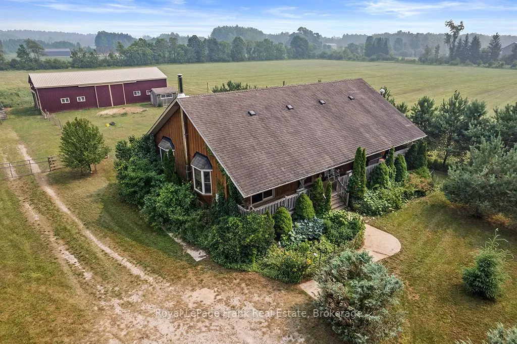 720472 20 Side Road