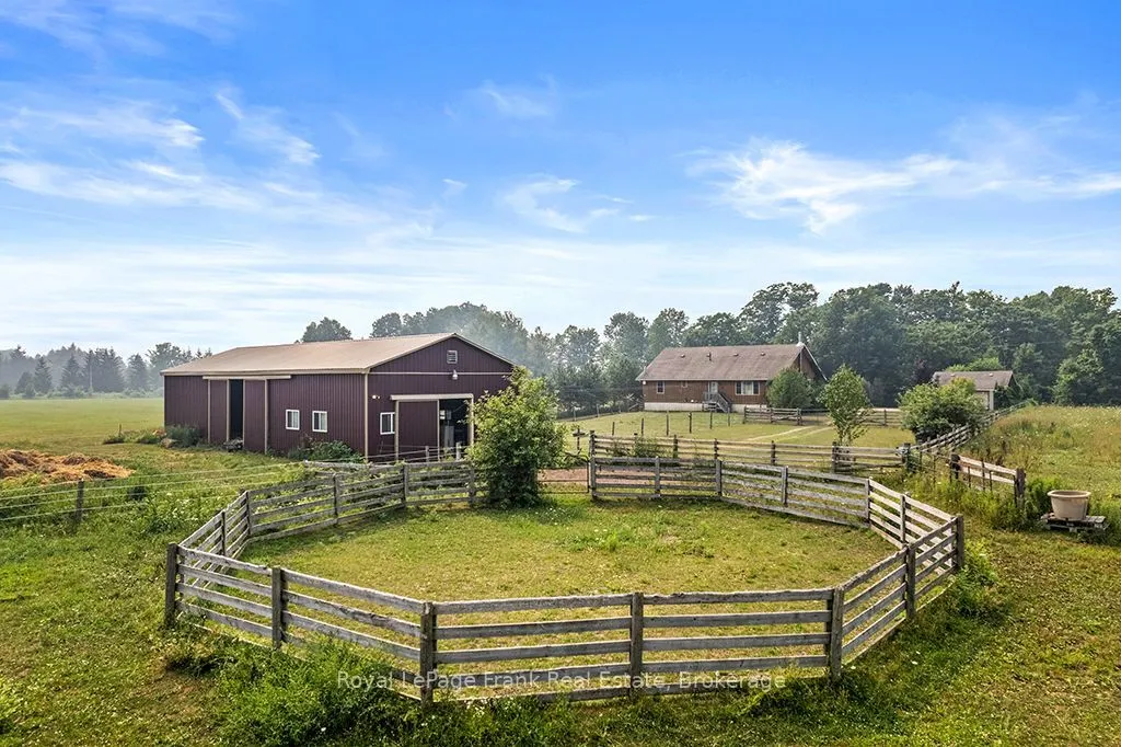 720472 20 Side Road