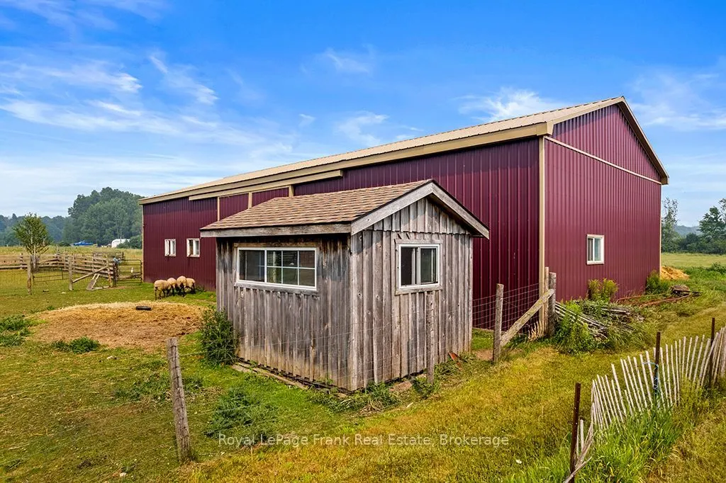 720472 20 Side Road