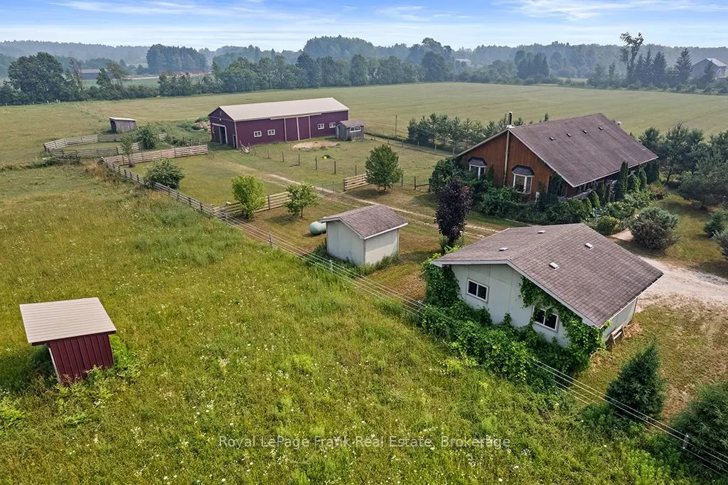 720472 20 Side Road