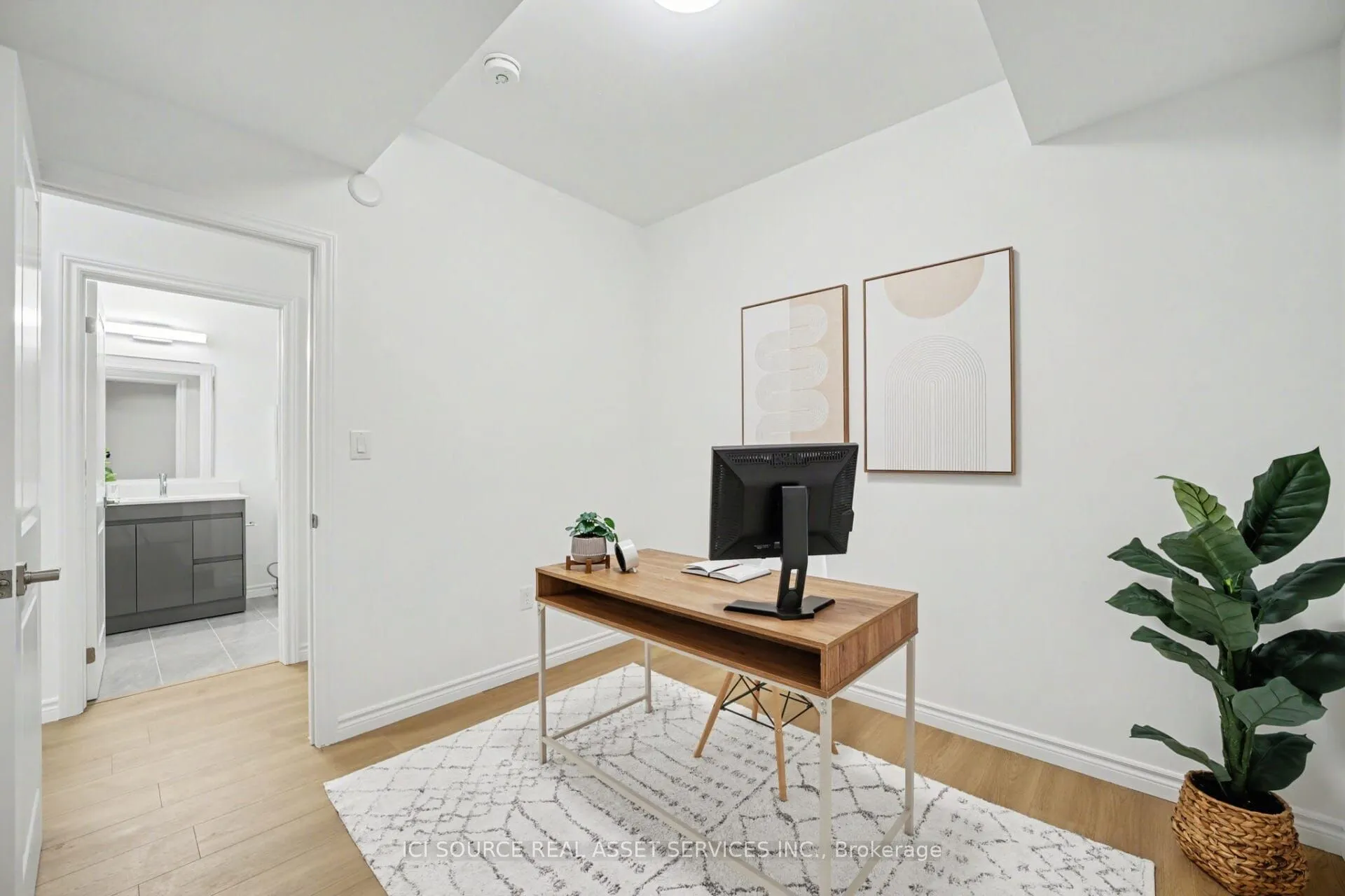 2 Slessor Boulevard #10