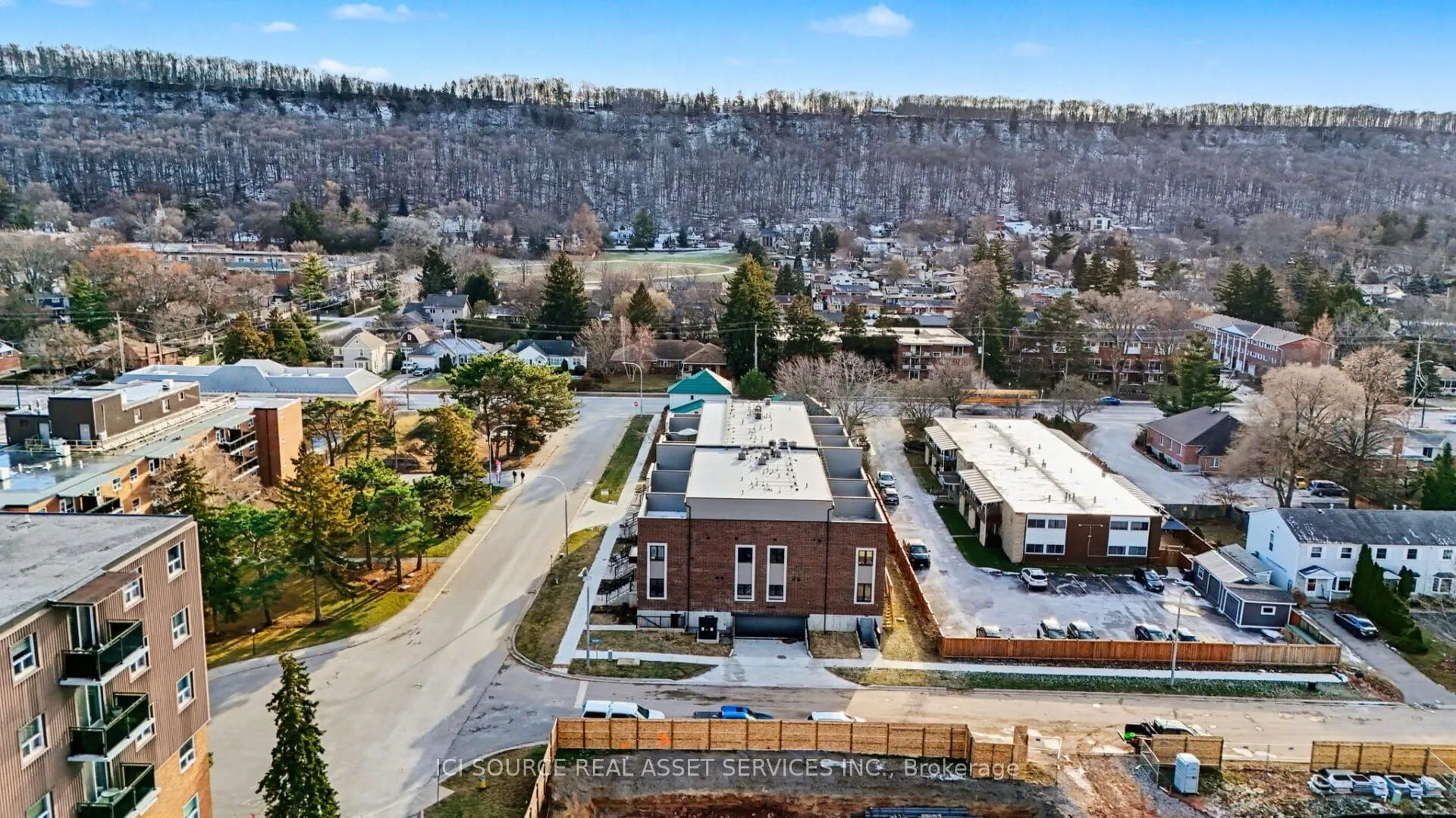 2 Slessor Boulevard #10