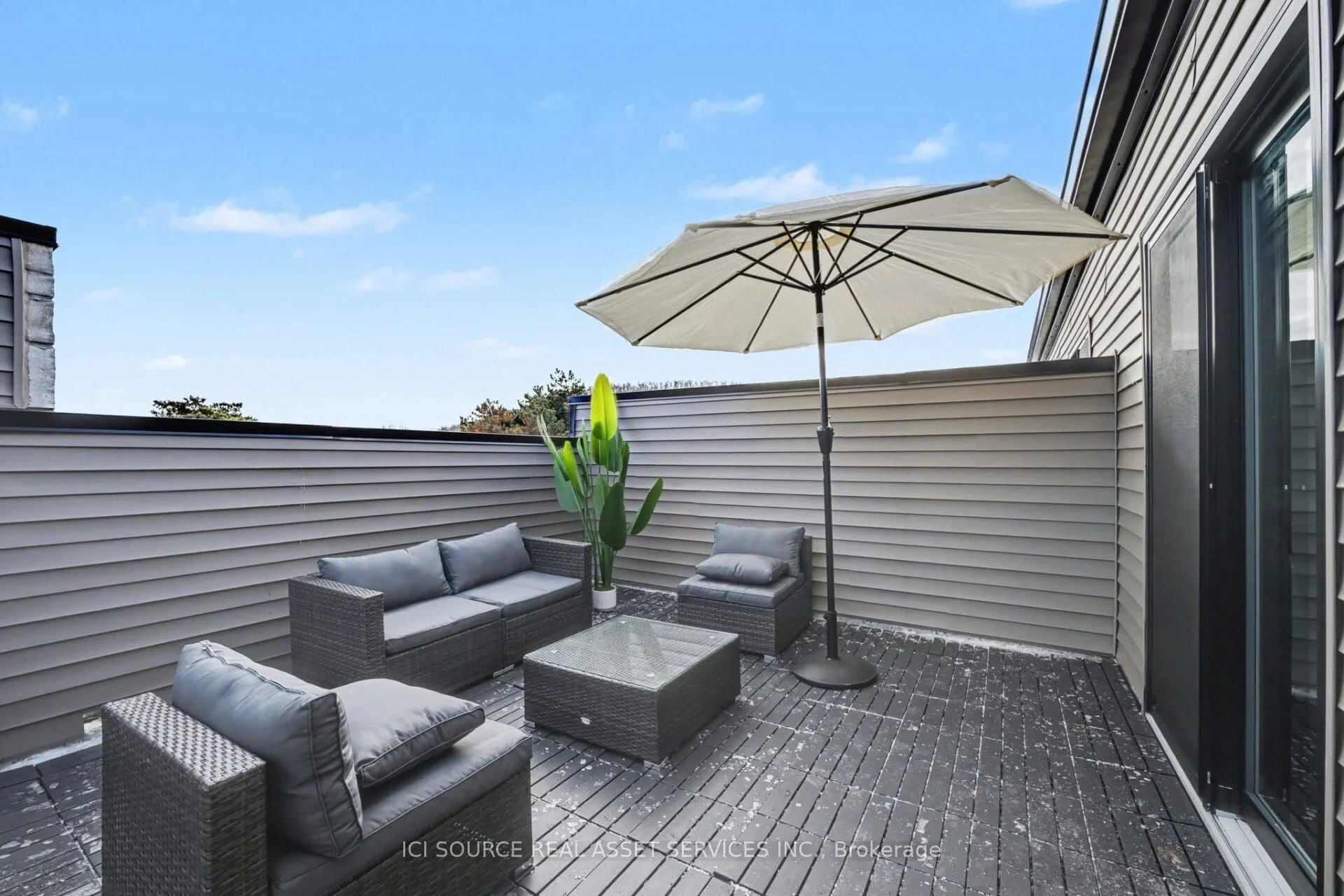 2 Slessor Boulevard #10
