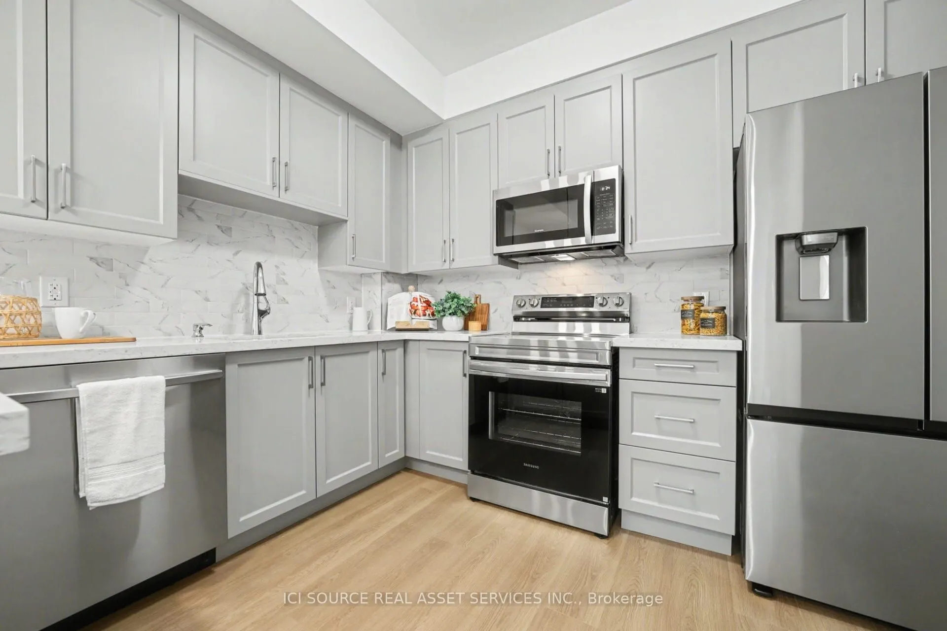 2 Slessor Boulevard #10
