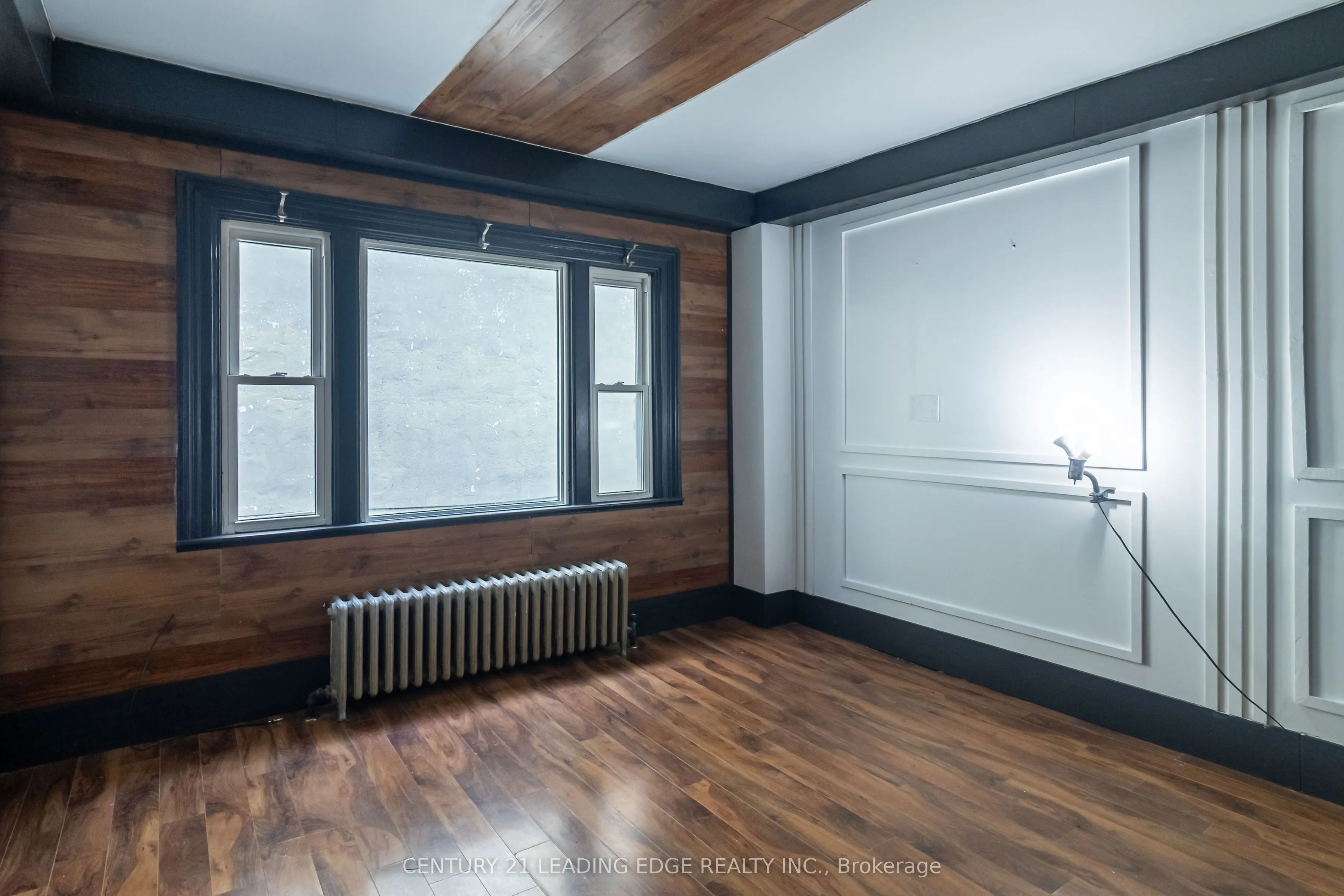 223 Main Street W