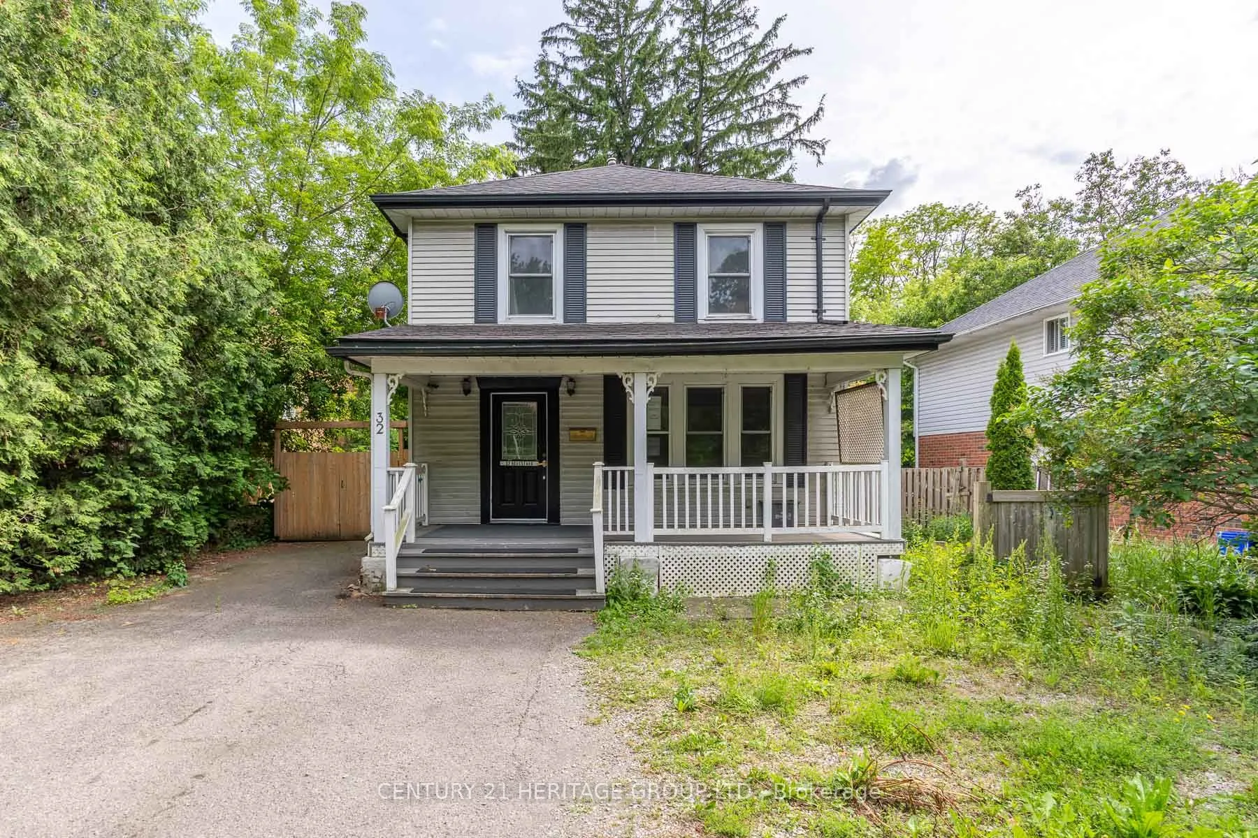 32 Rousseaux Street