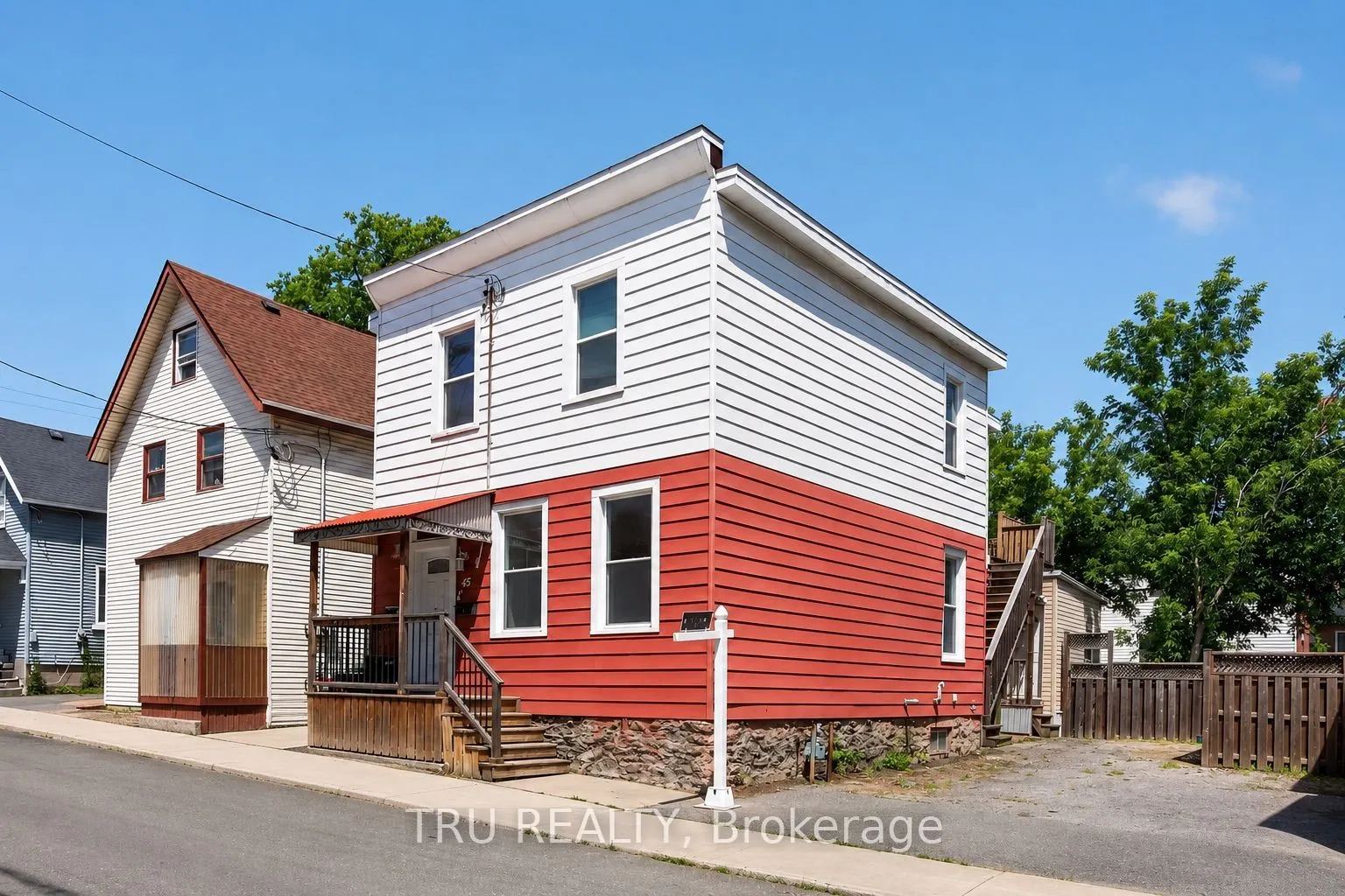 45 Bell Street N