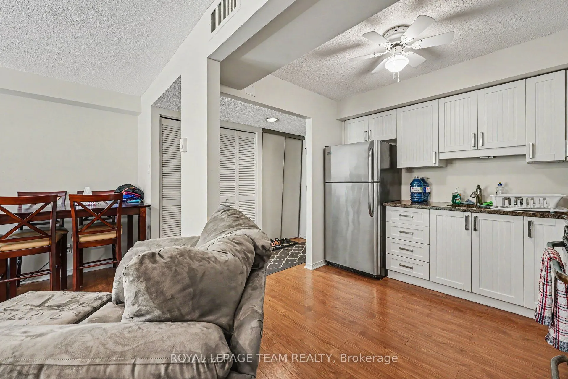 199 Kent Street #404