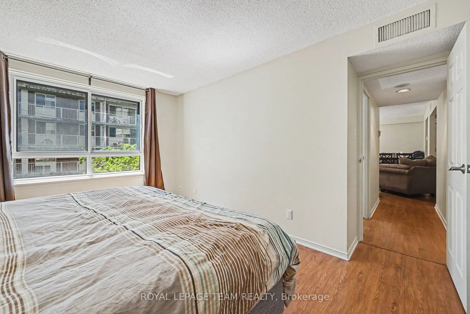199 Kent Street #404