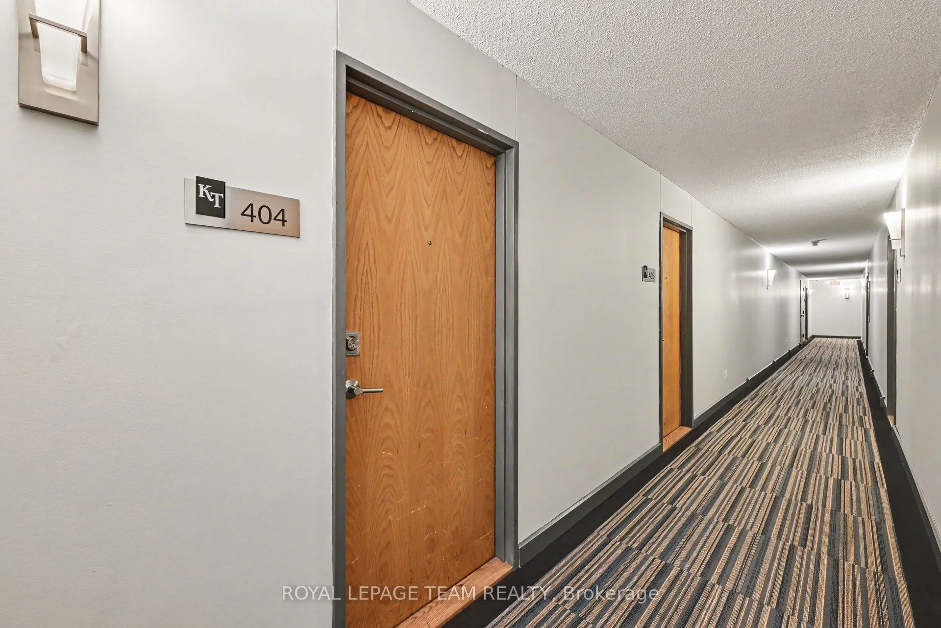 199 Kent Street #404