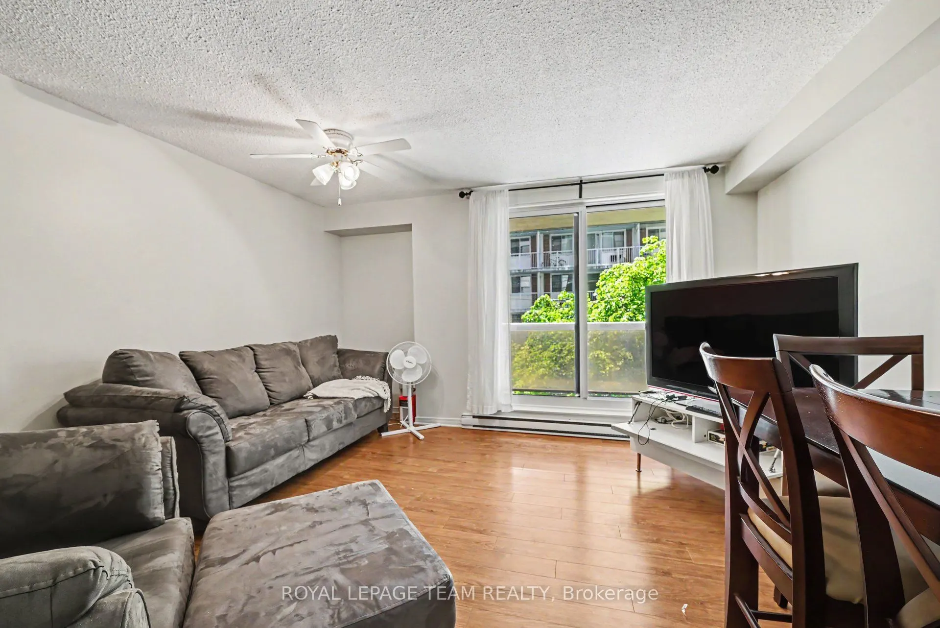 199 Kent Street #404