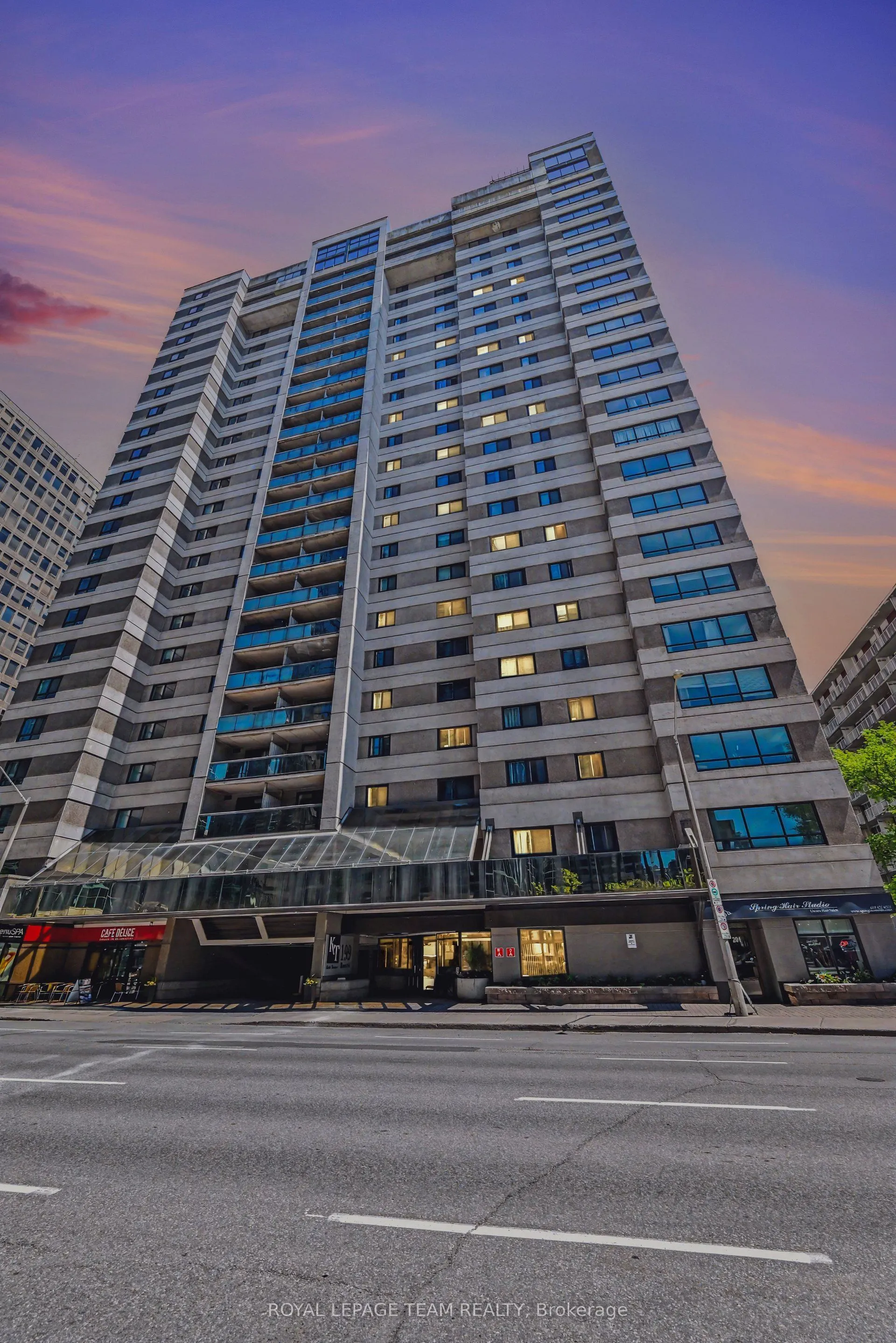 199 Kent Street #404