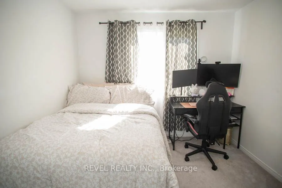 153 English Lane