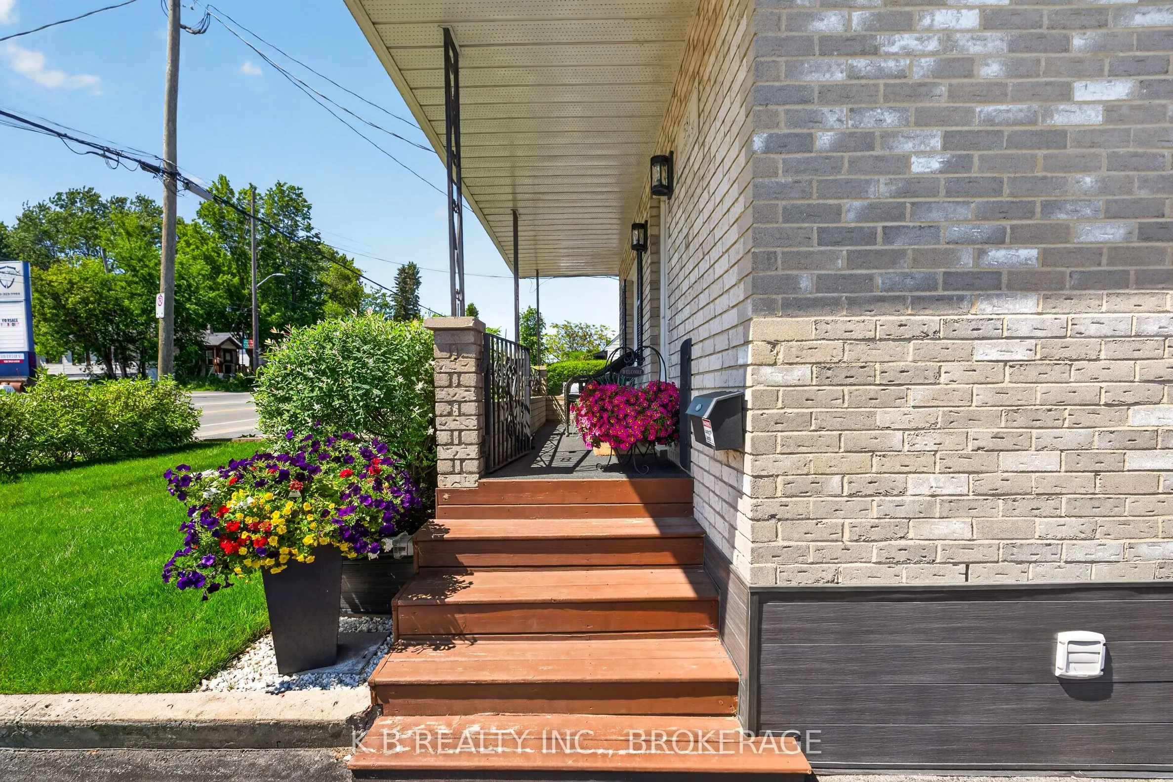 581 Division Street