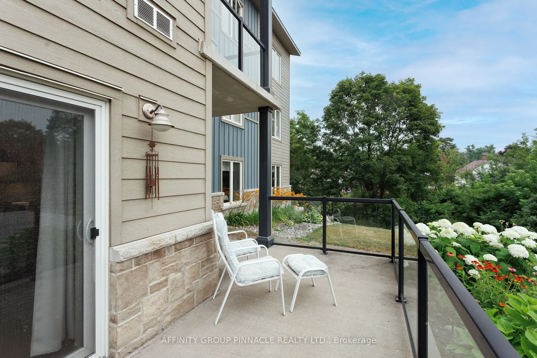 94 Francis Street W #105