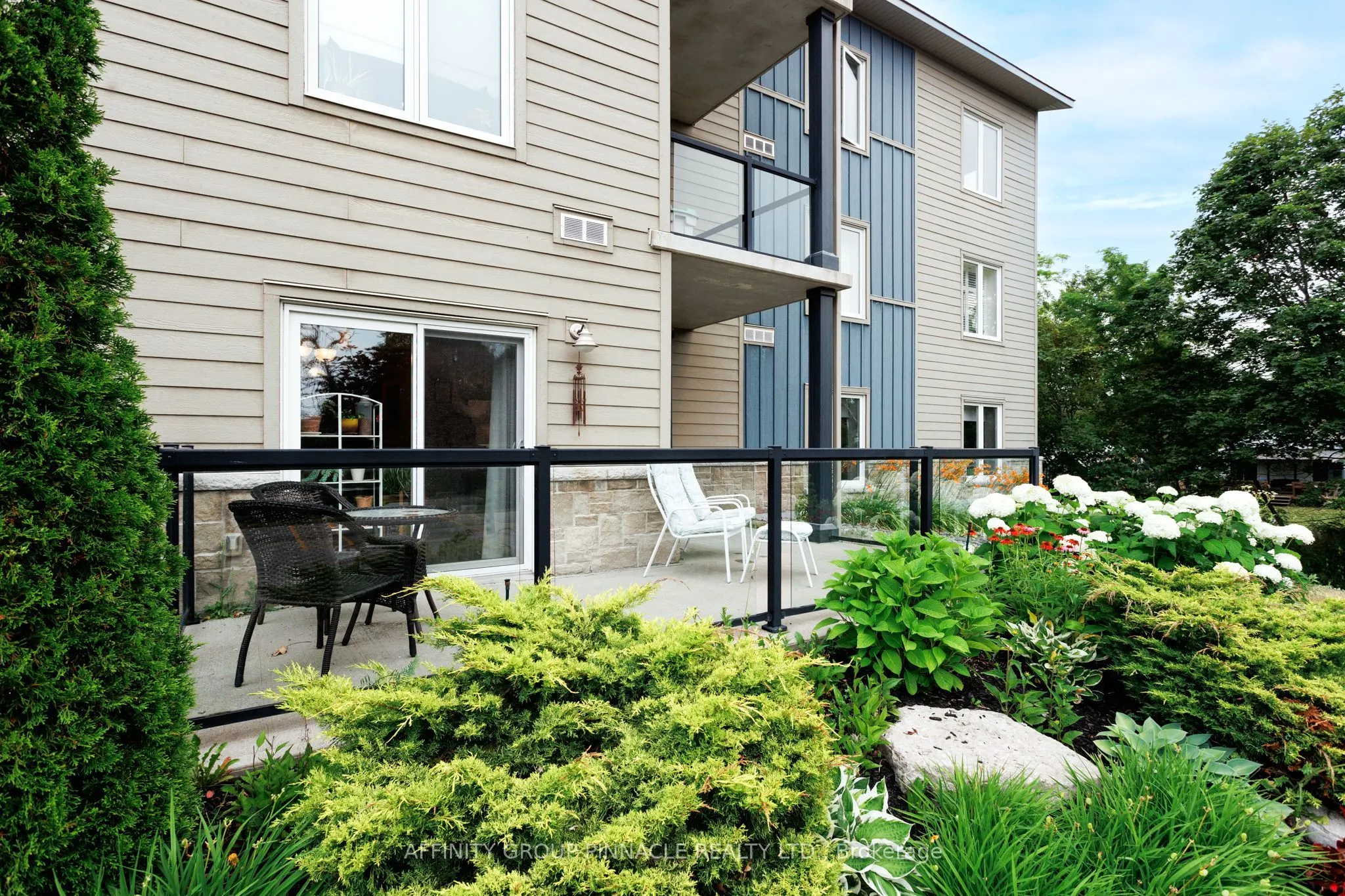 94 Francis Street W #105