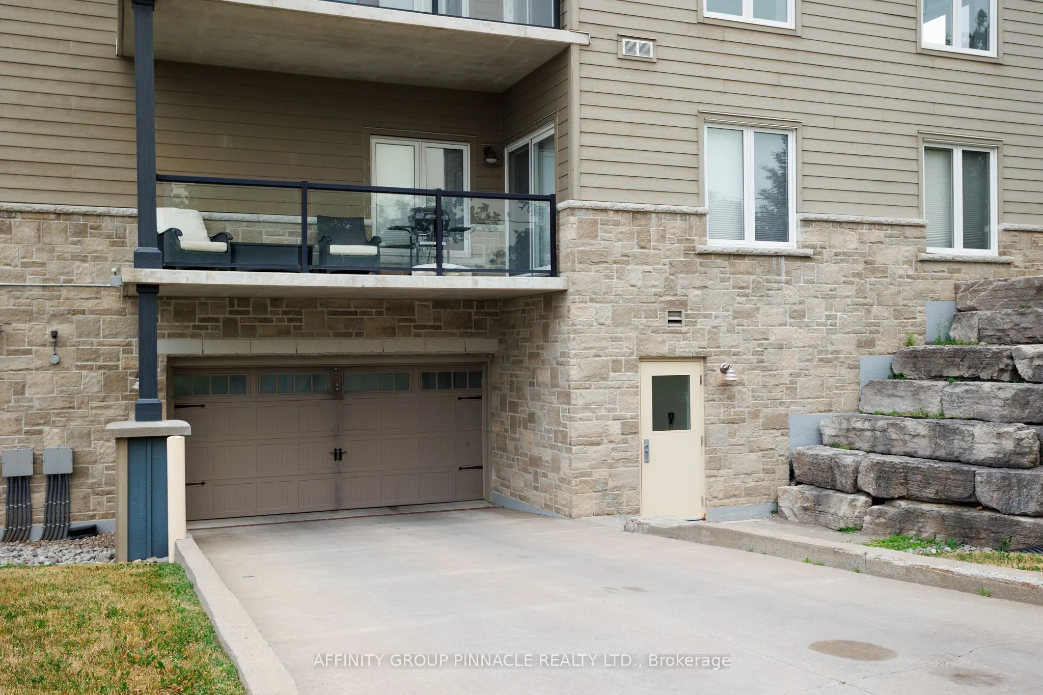 94 Francis Street W #105
