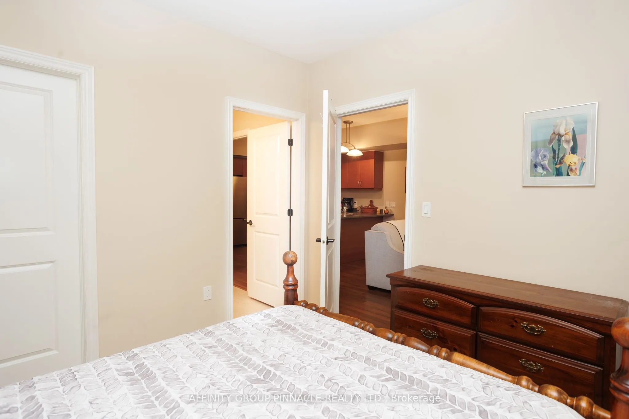 94 Francis Street W #105