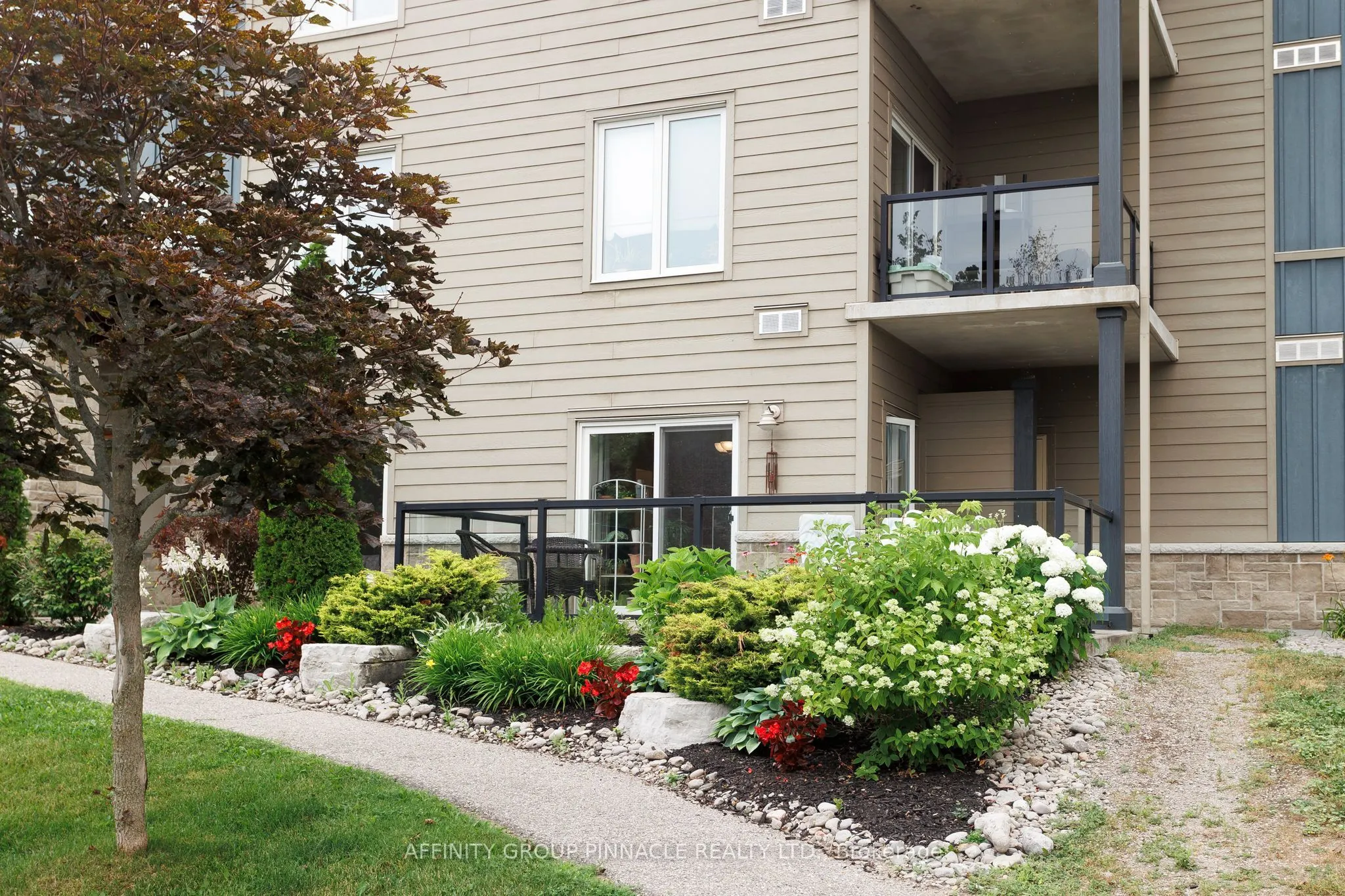 94 Francis Street W #105