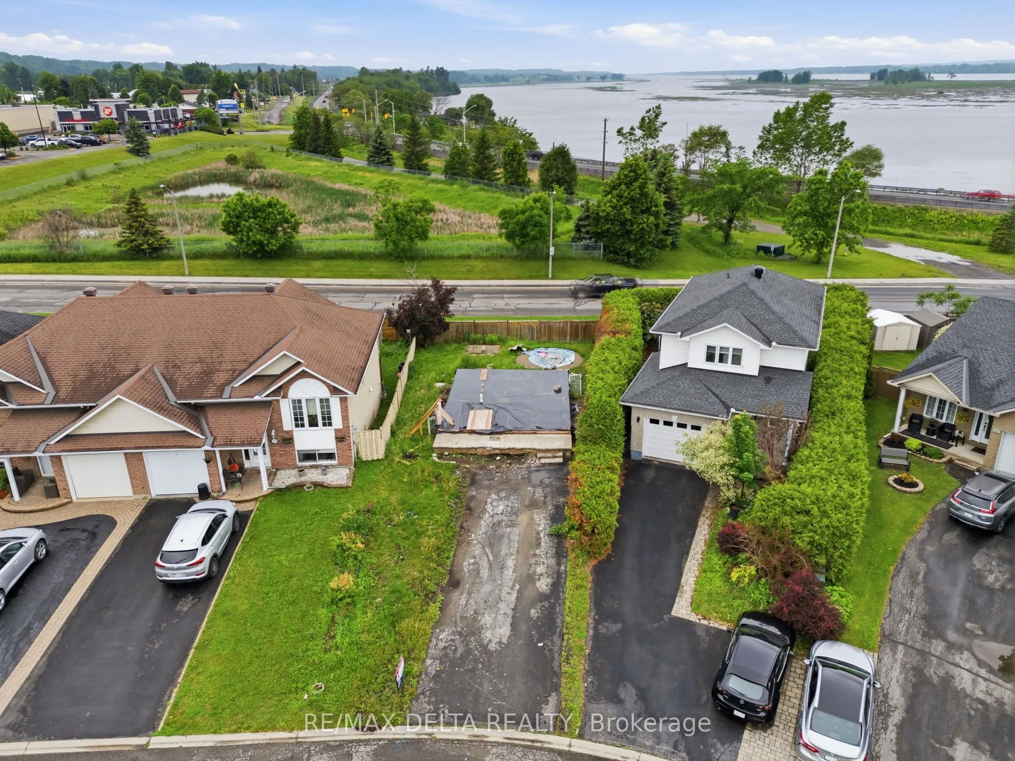 2165 Cecile Crescent