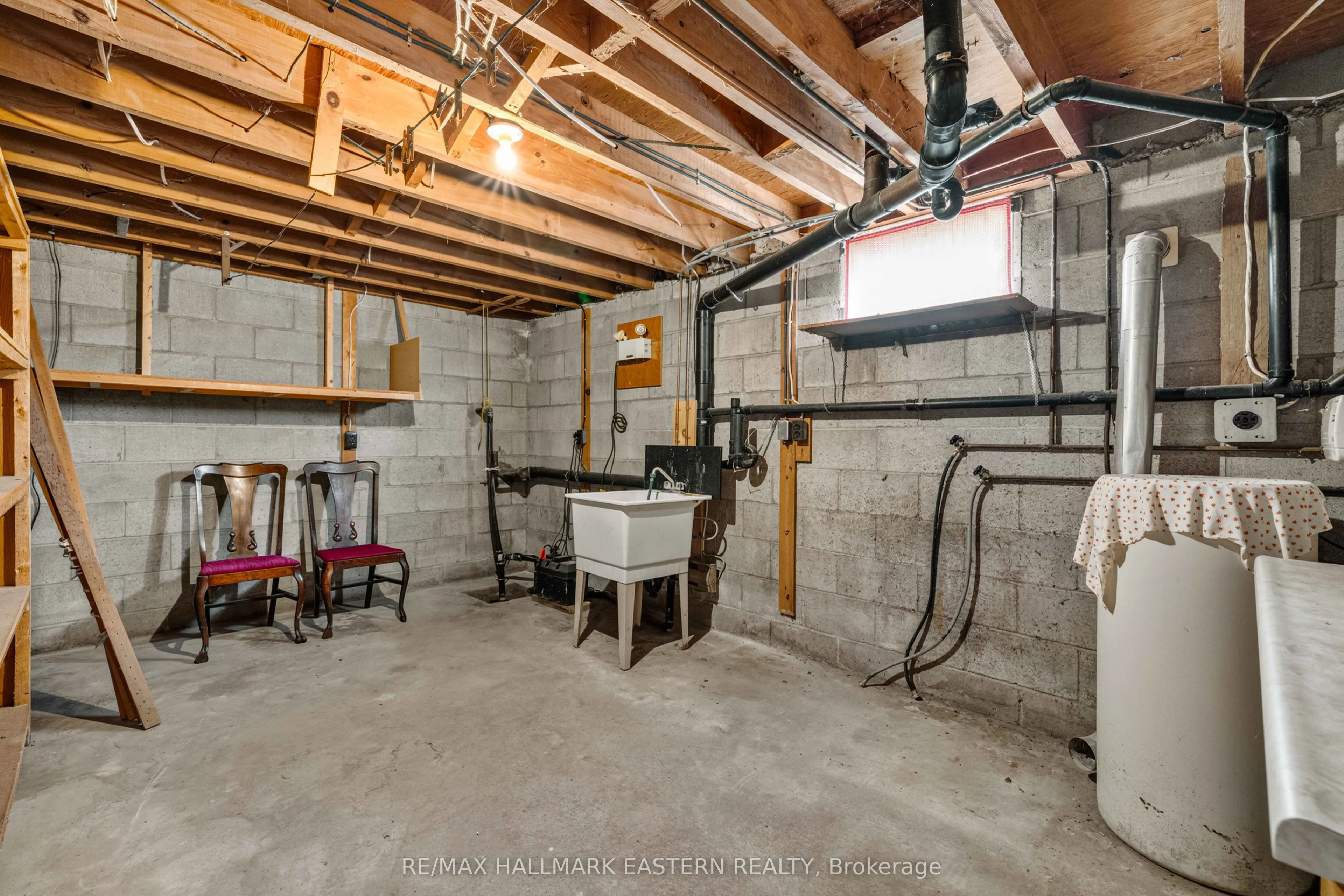 921 Robinson Road