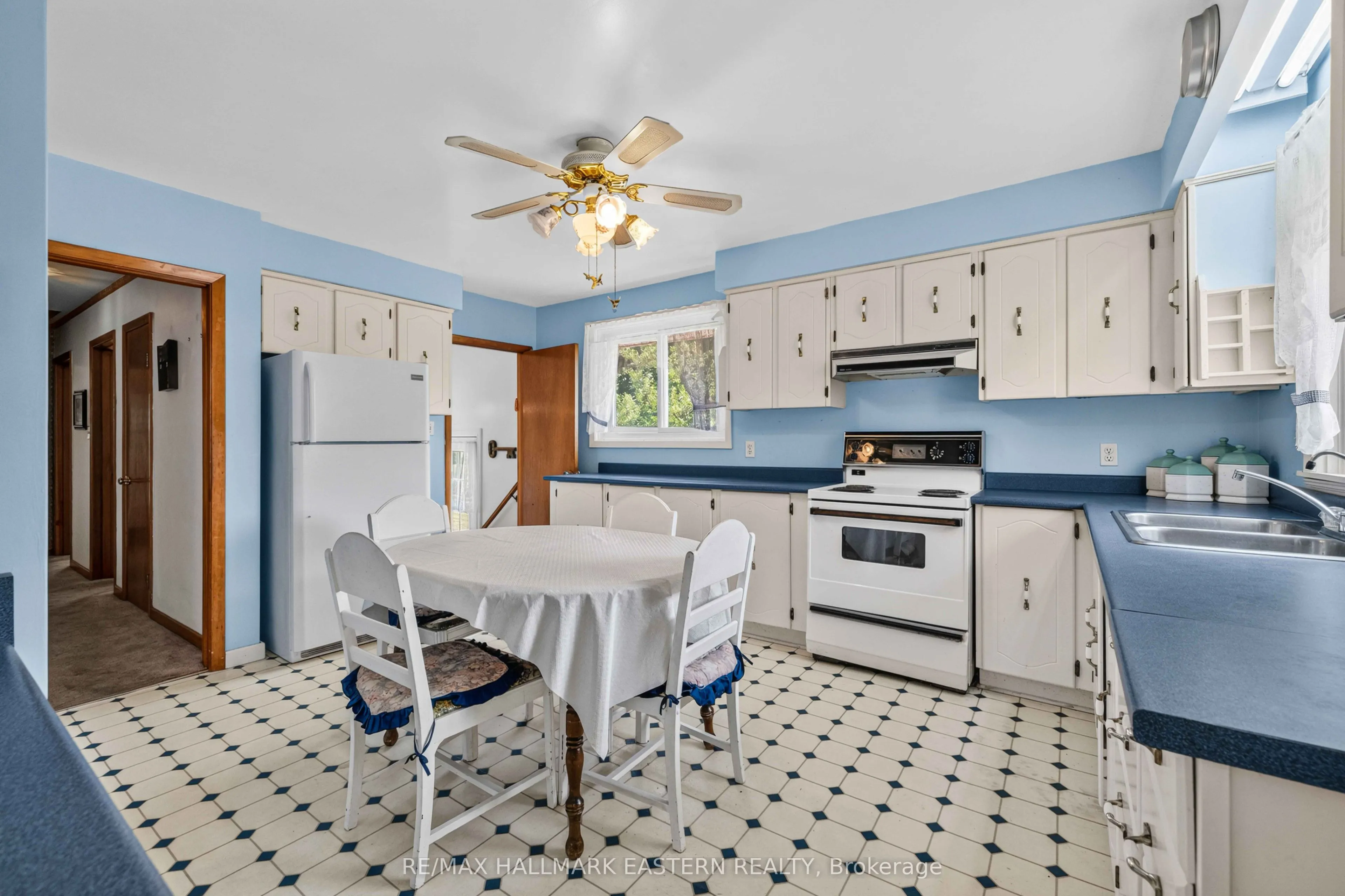 921 Robinson Road