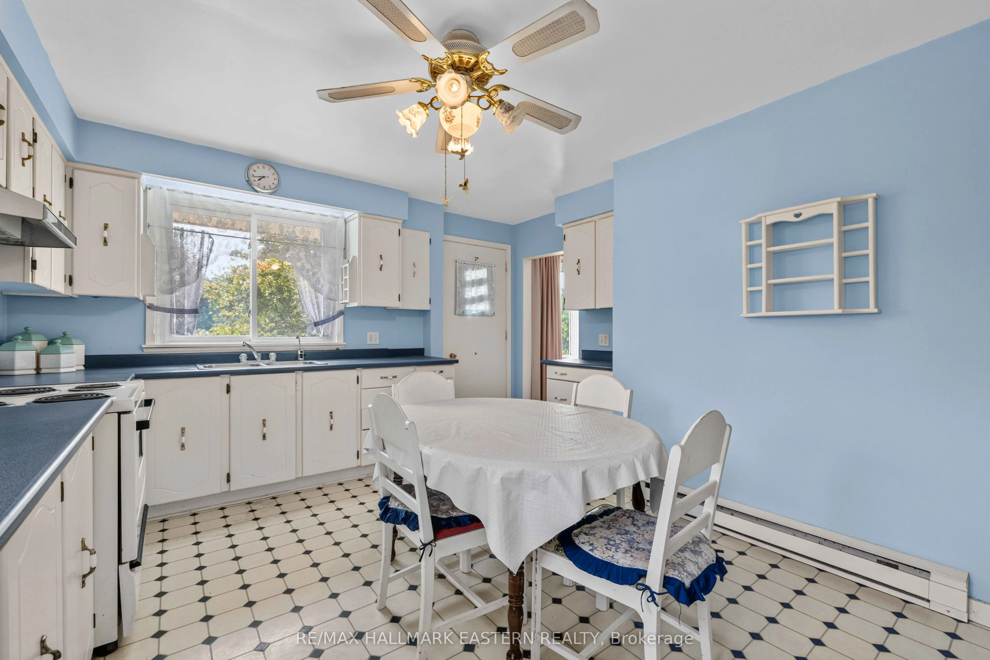 921 Robinson Road