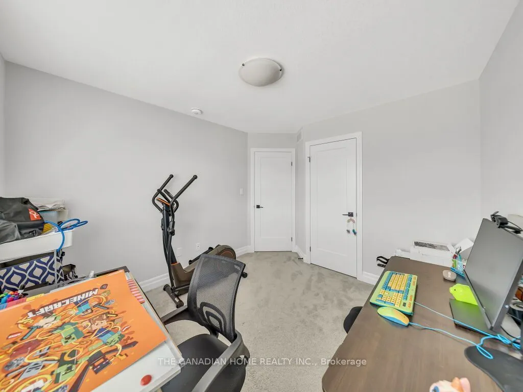 51 Keba Crescent N