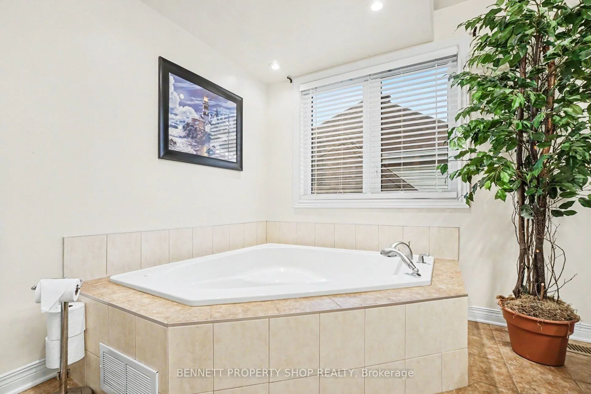 179 Sandra Crescent