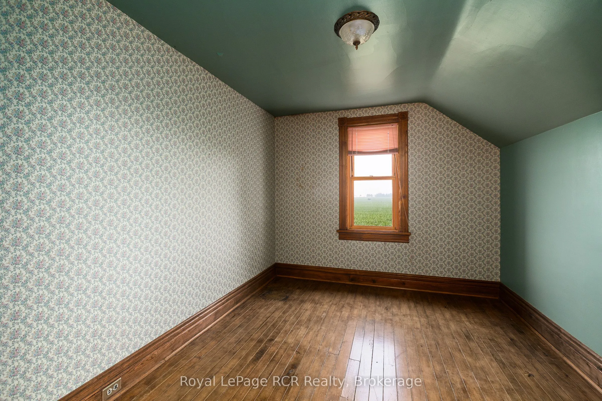 611808 Southgate Sideroad 61