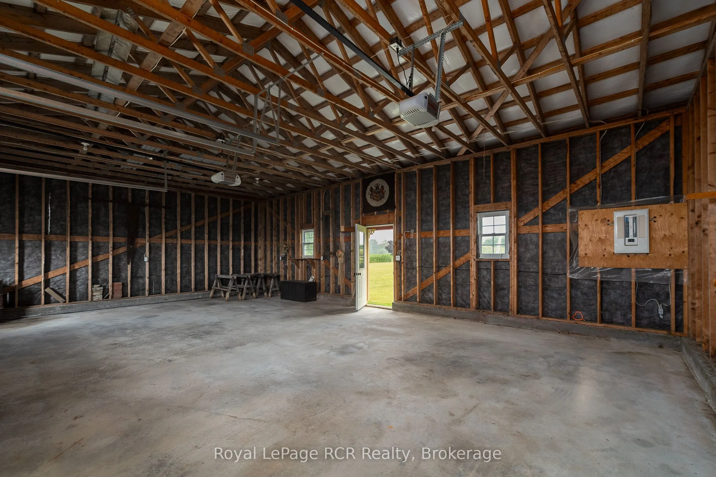 611808 Southgate Sideroad 61