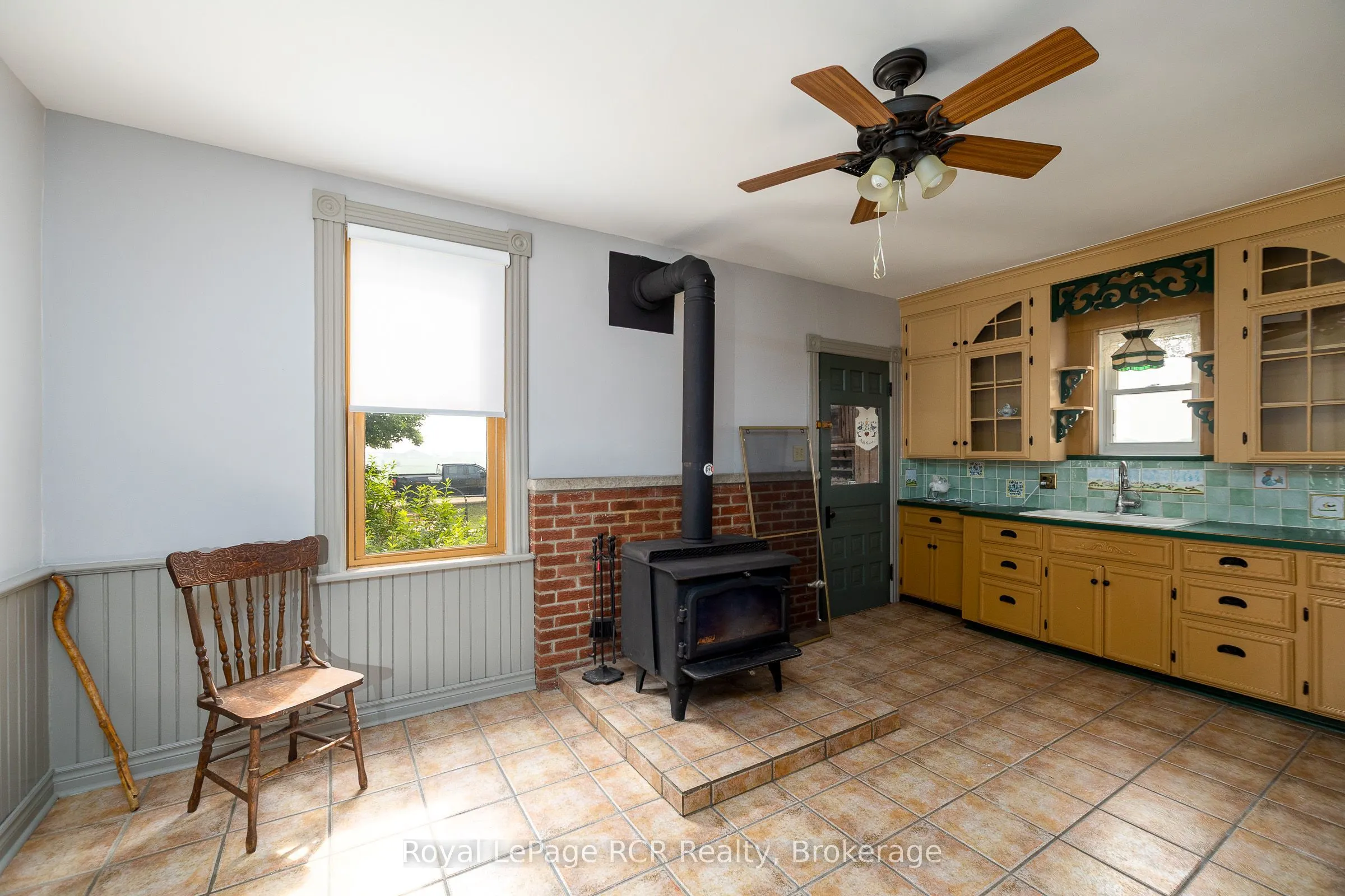 611808 Southgate Sideroad 61