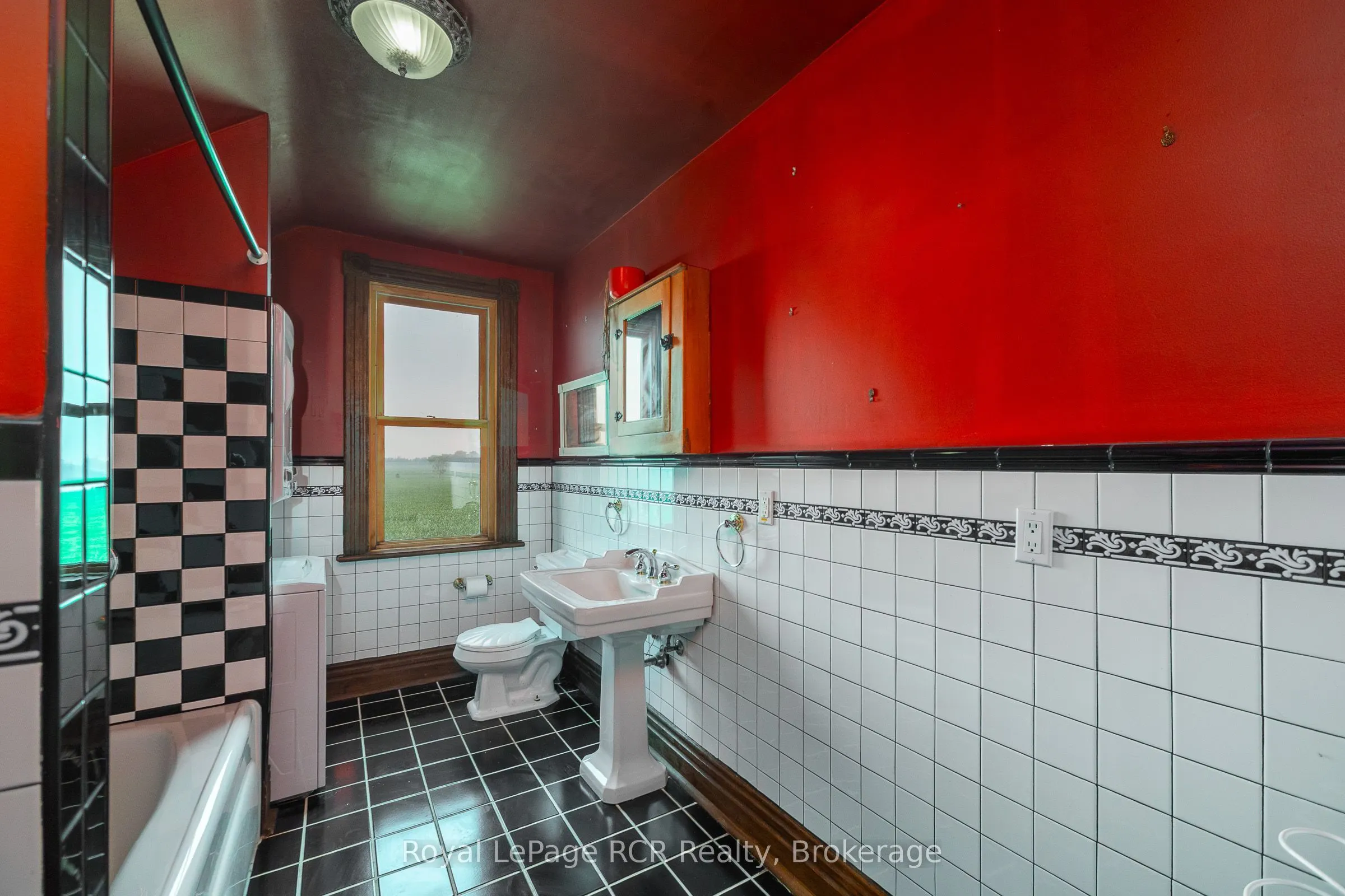611808 Southgate Sideroad 61