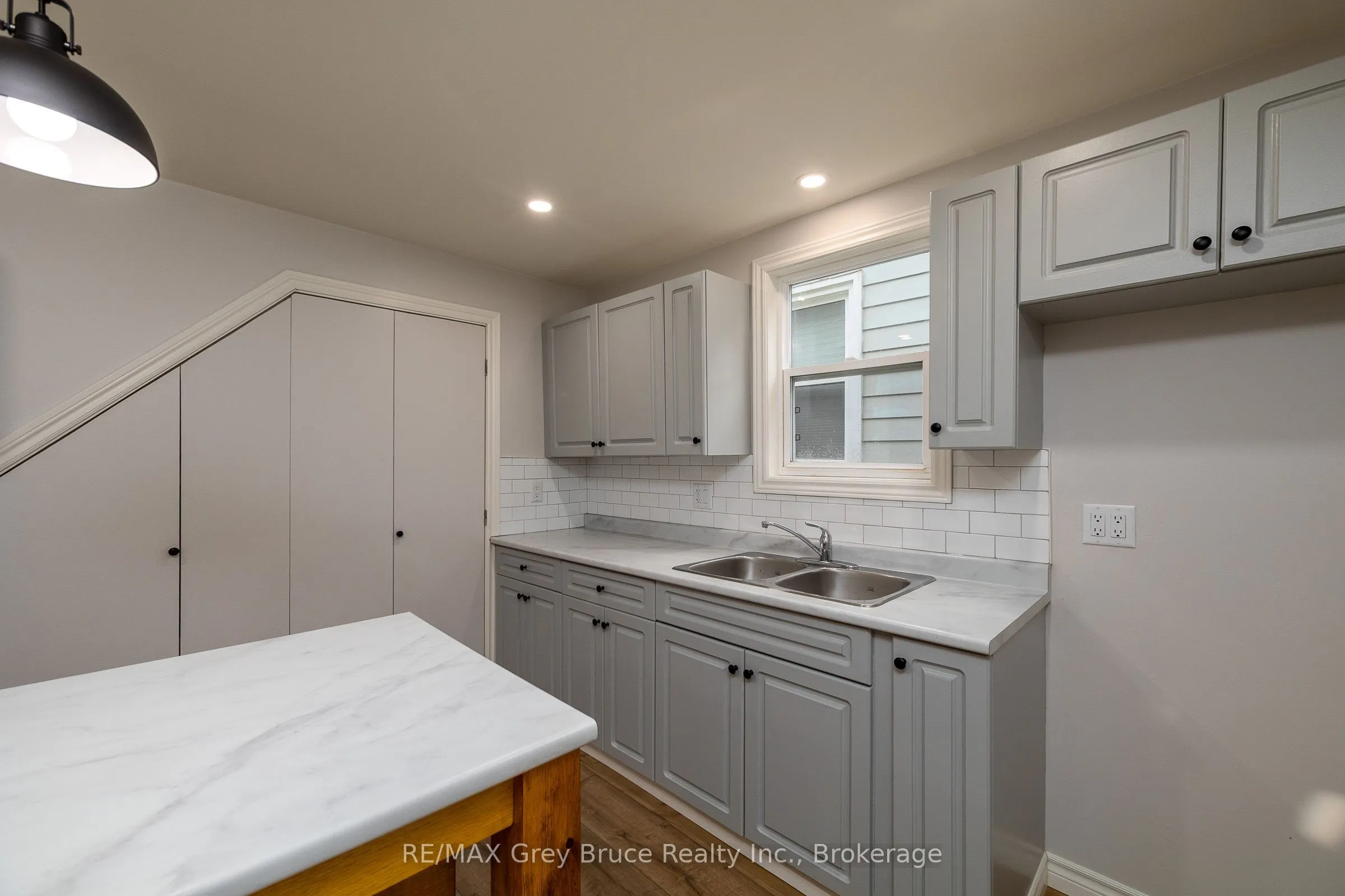 1131 3rd Avenue W