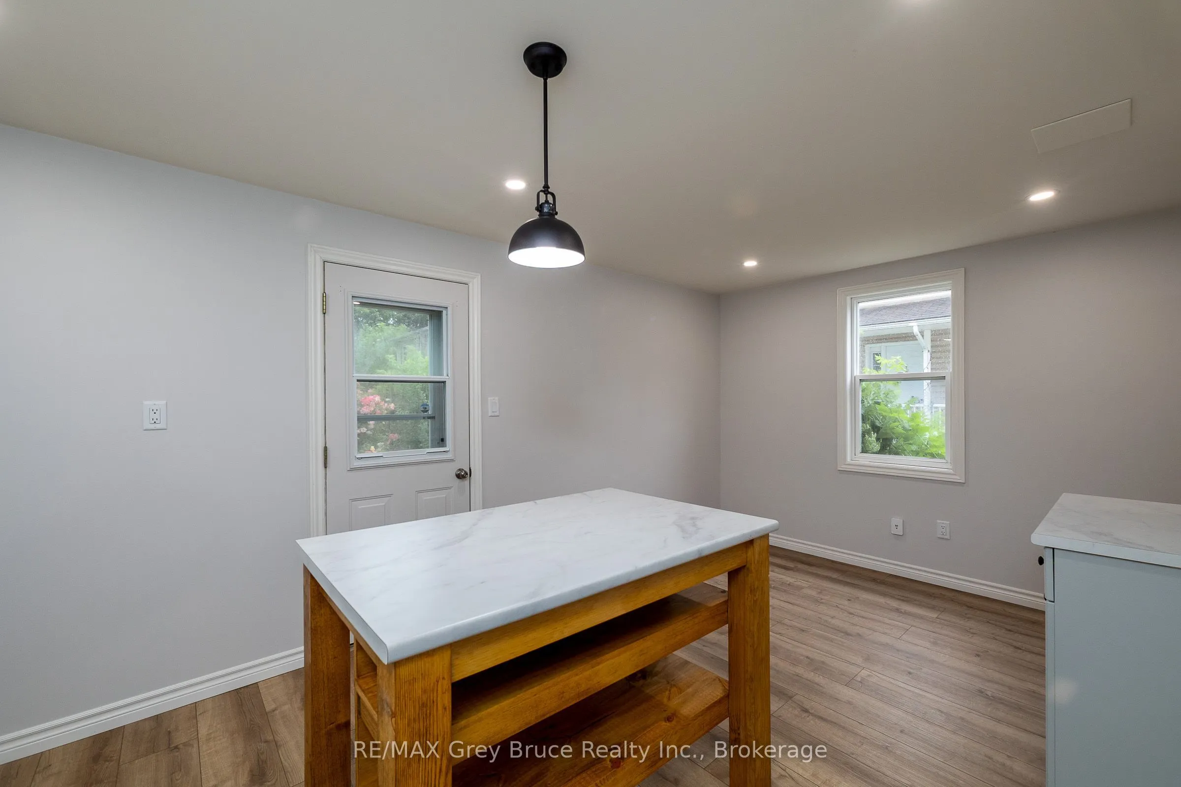 1131 3rd Avenue W