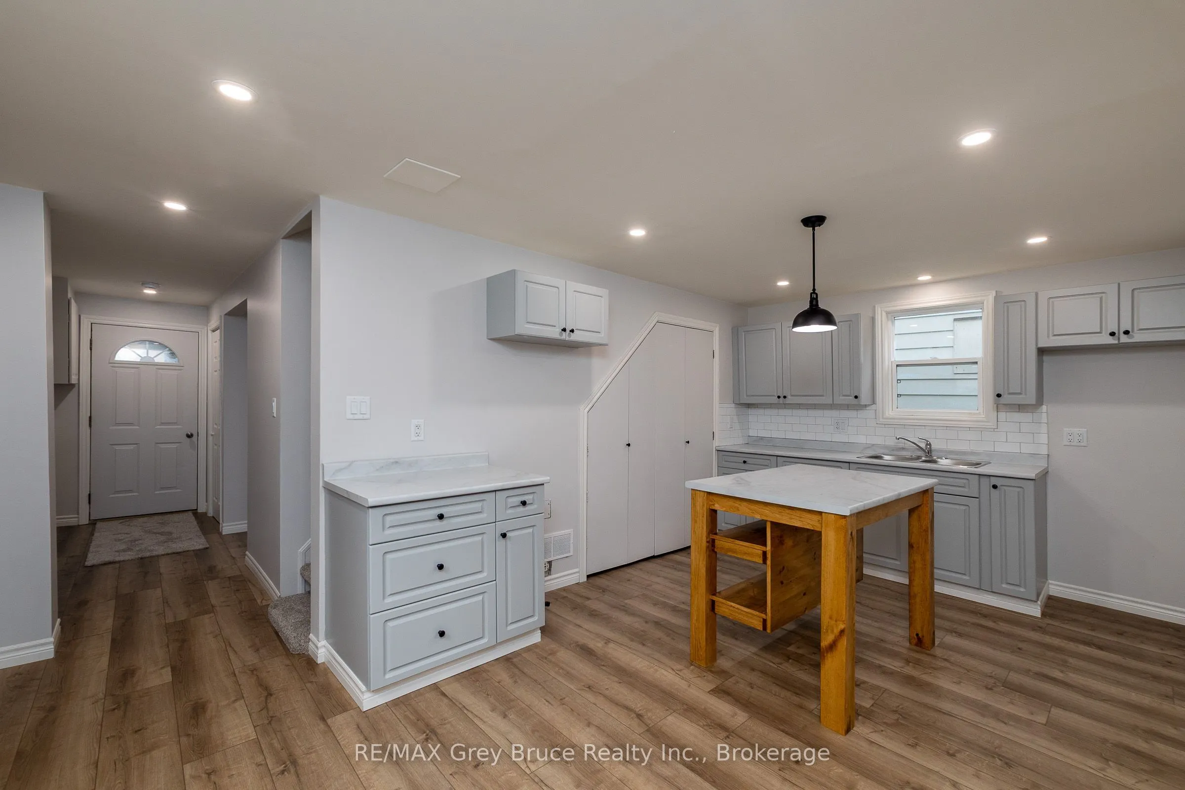 1131 3rd Avenue W