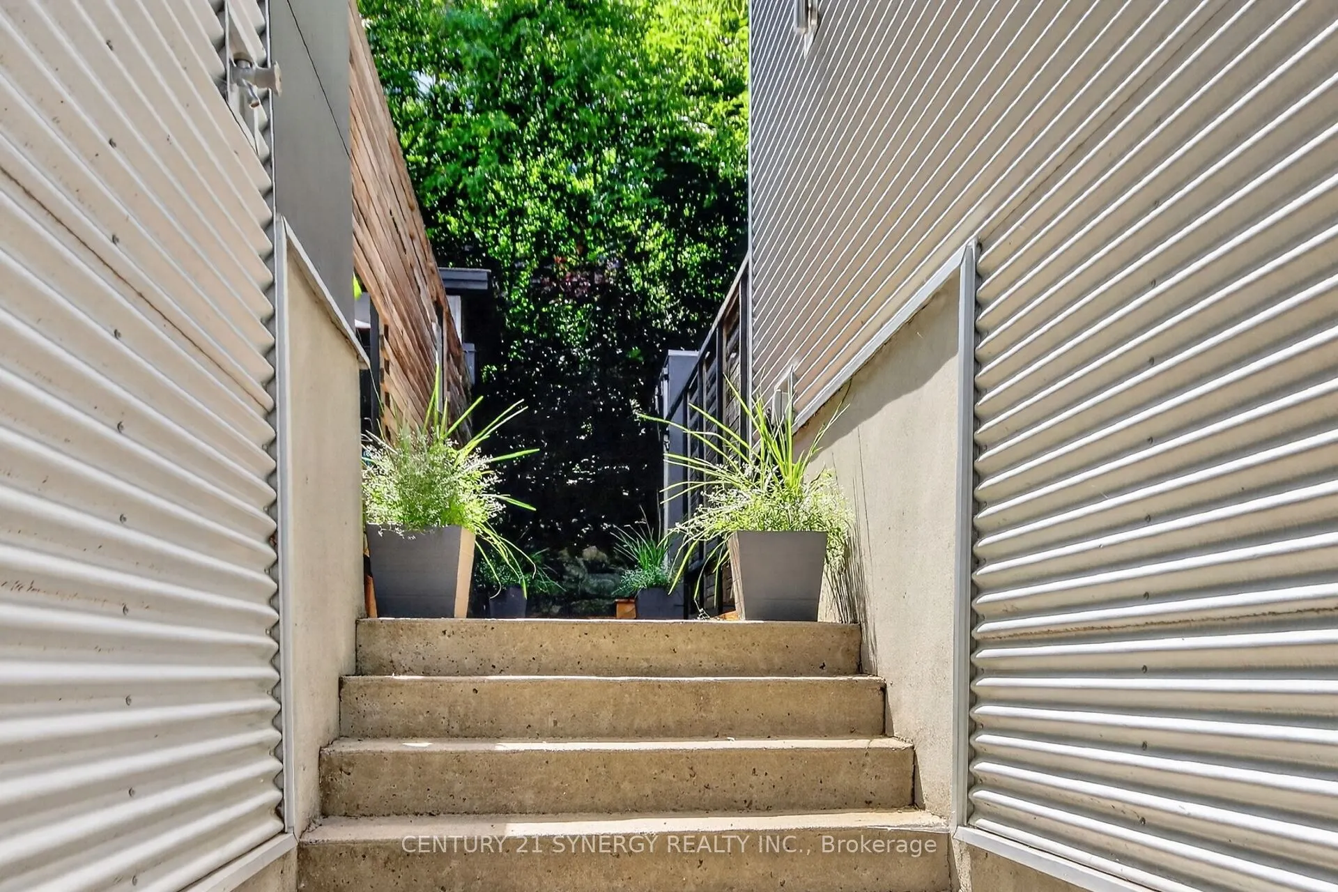 24 Stonehurst Avenue