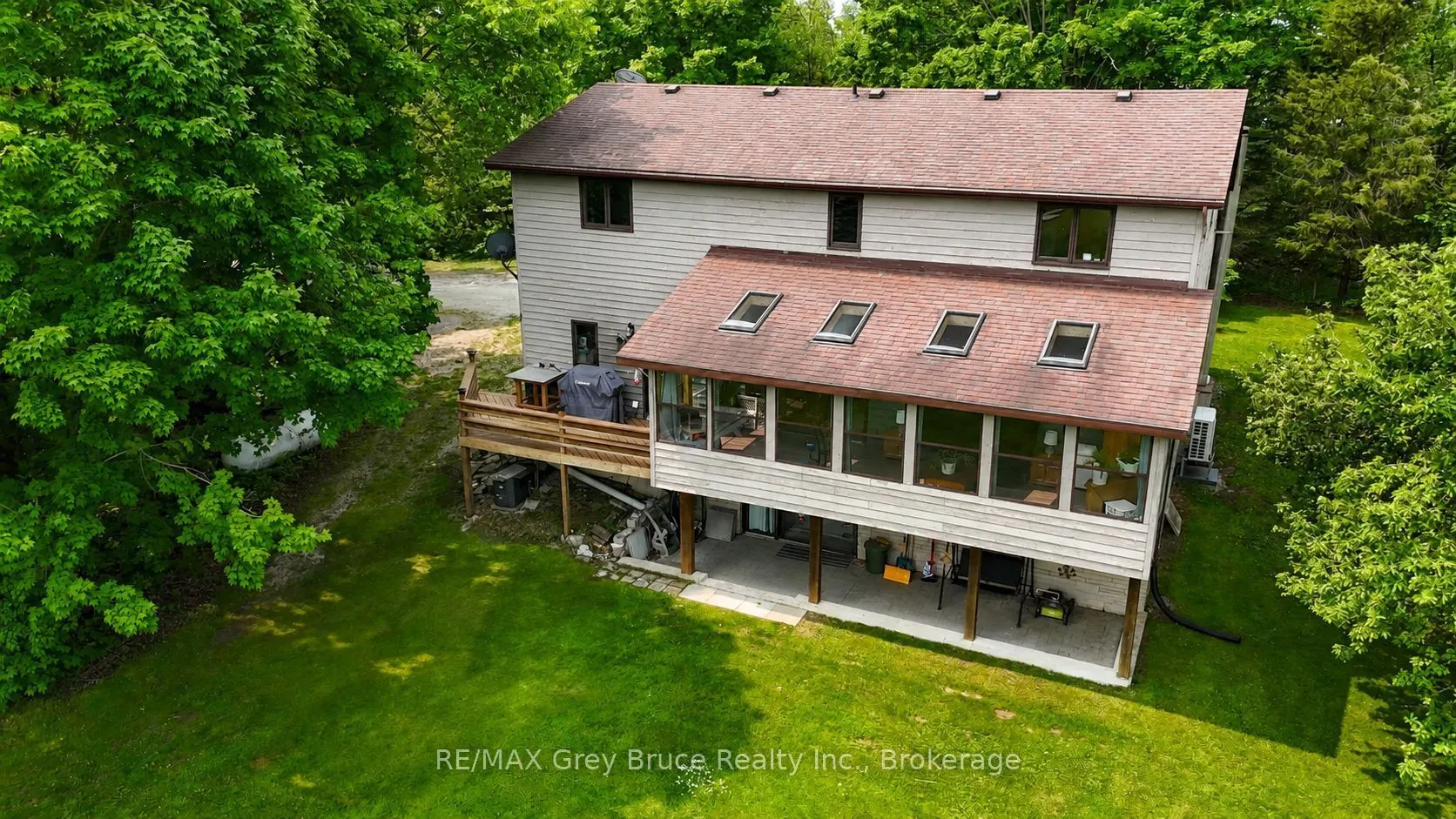 1033 Bruce Road 9
