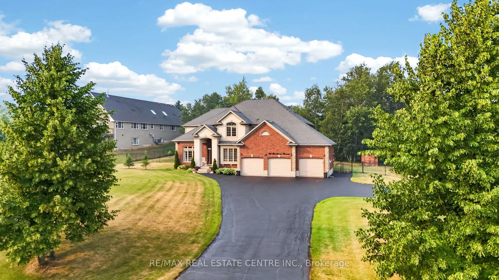 24 Brookhaven Crescent