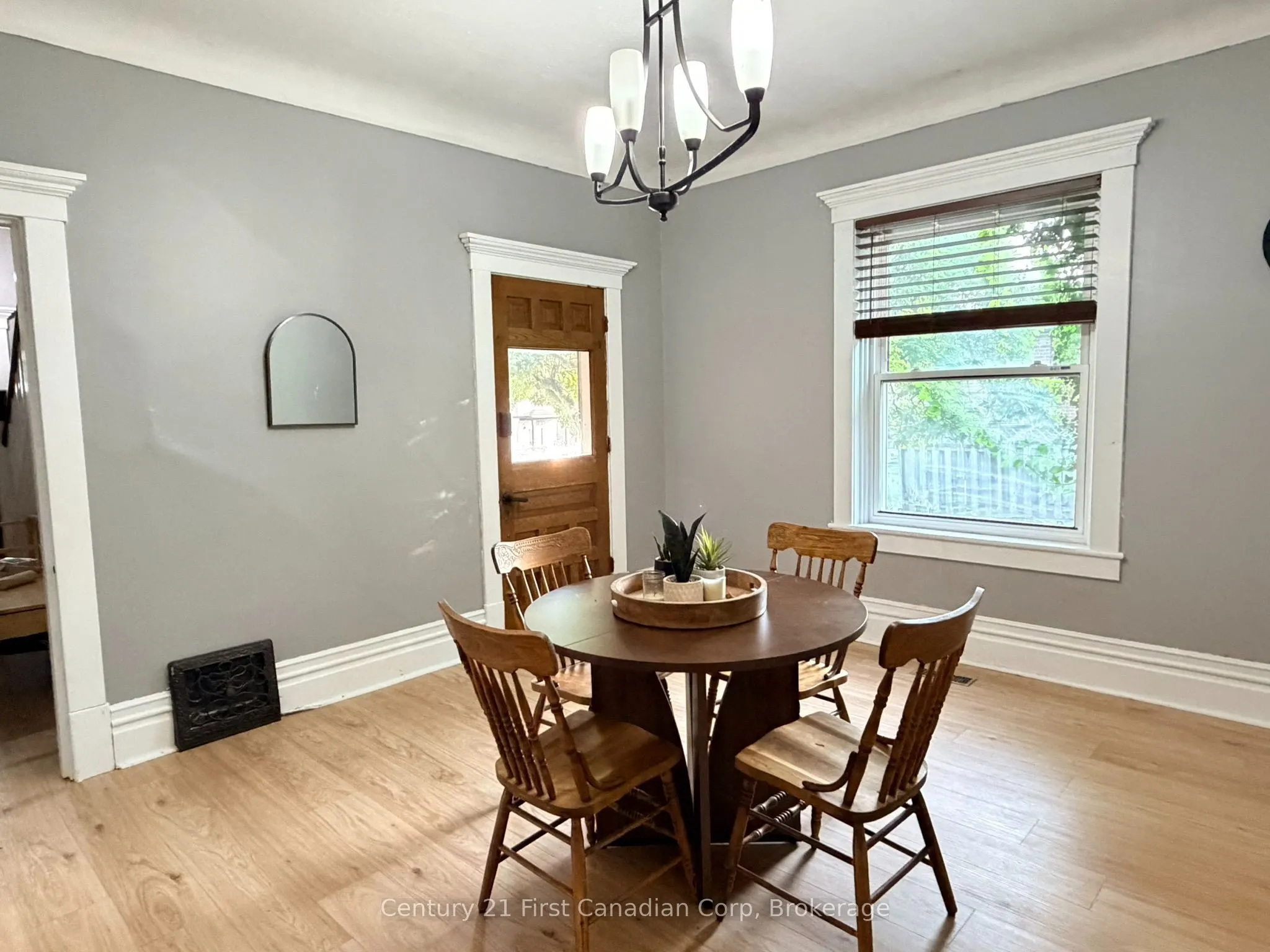 131 King Street E