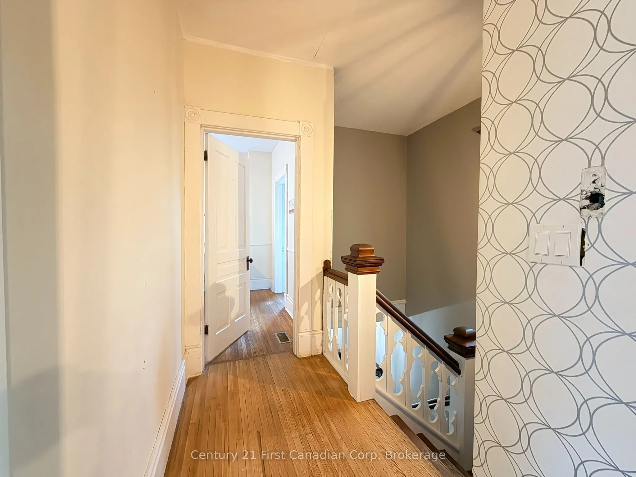 131 King Street E
